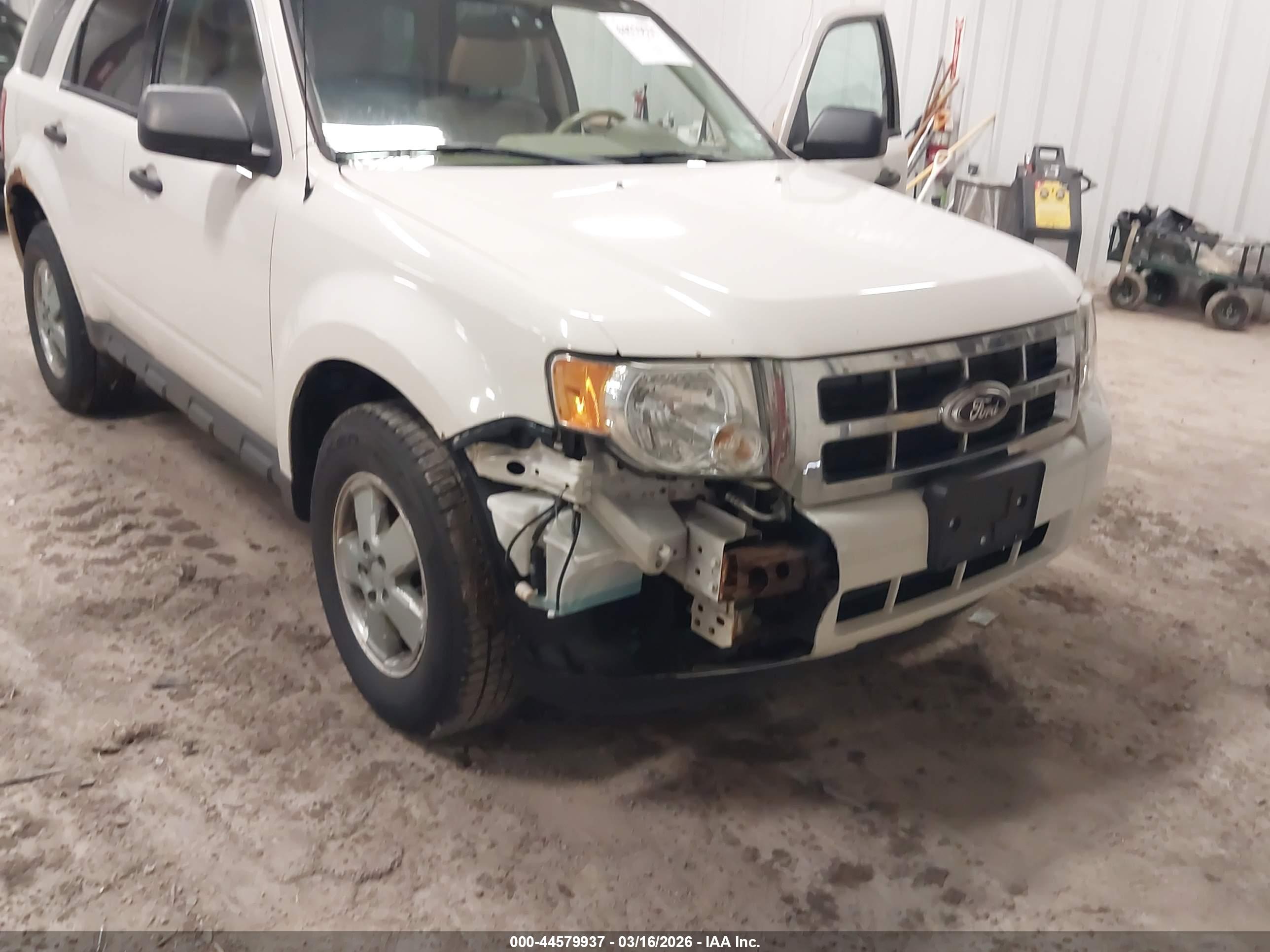 FORD ESCAPE image 6