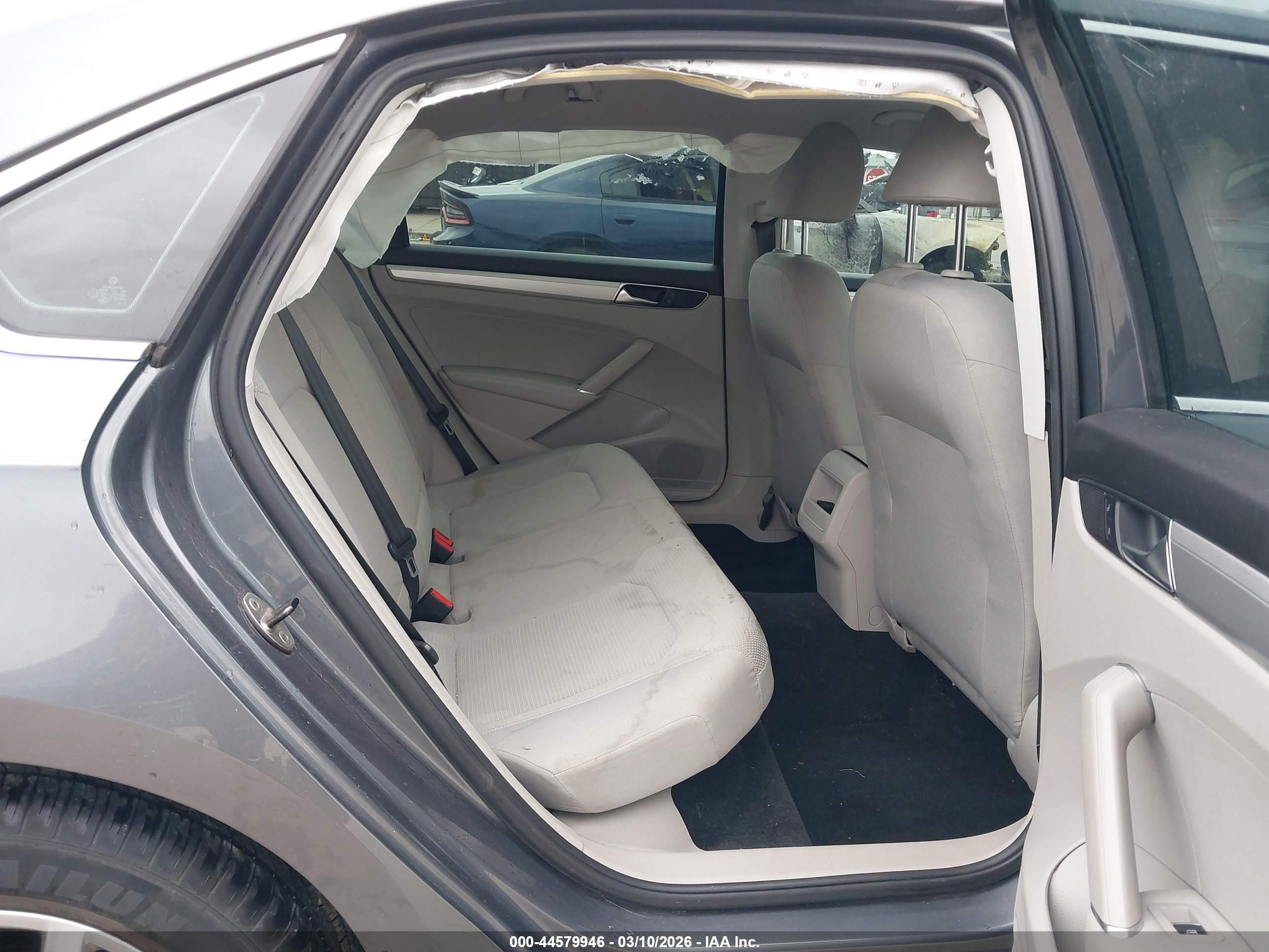 VOLKSWAGEN PASSAT image 8