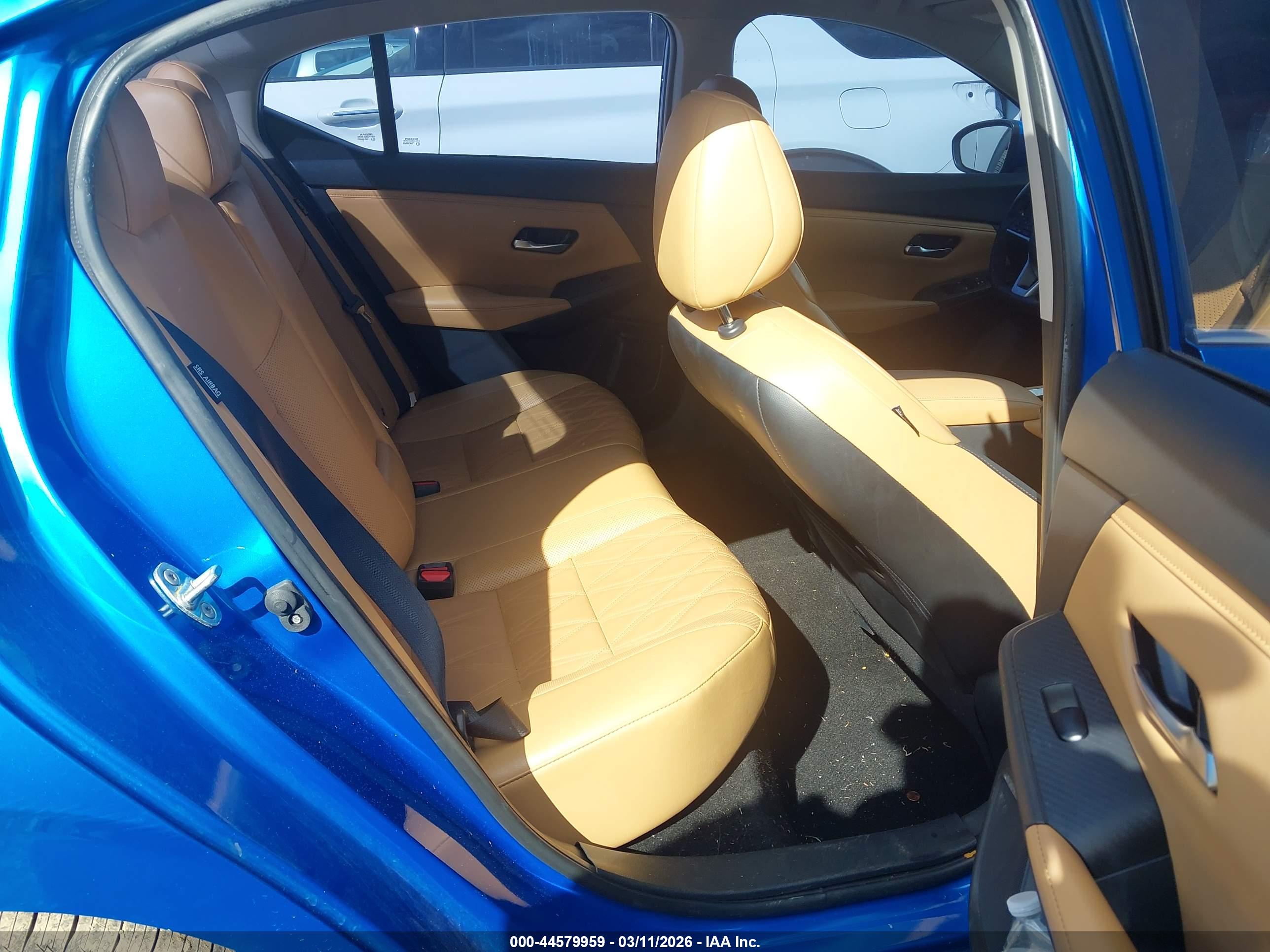 NISSAN SENTRA image 8