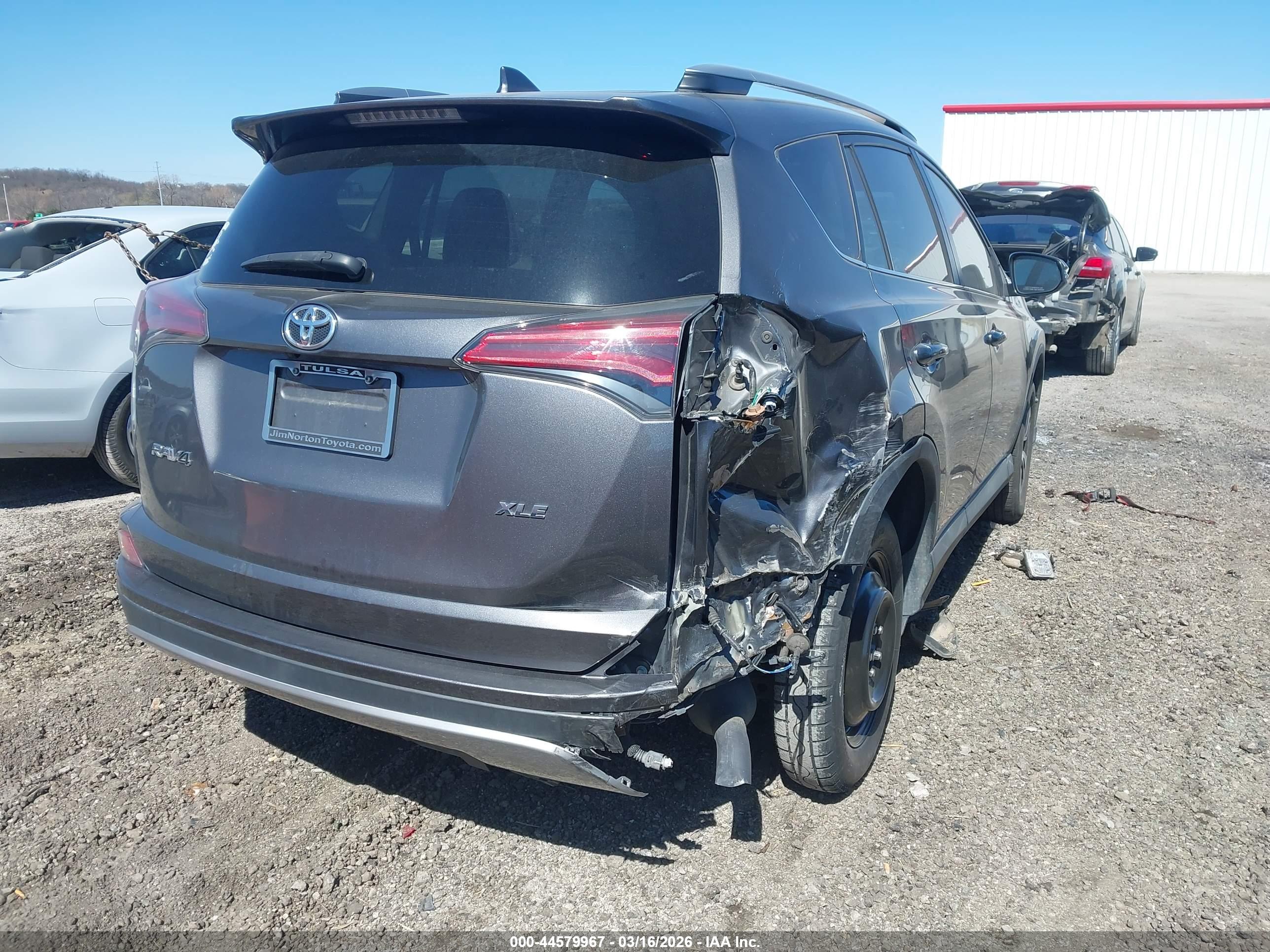 TOYOTA RAV4 image 4