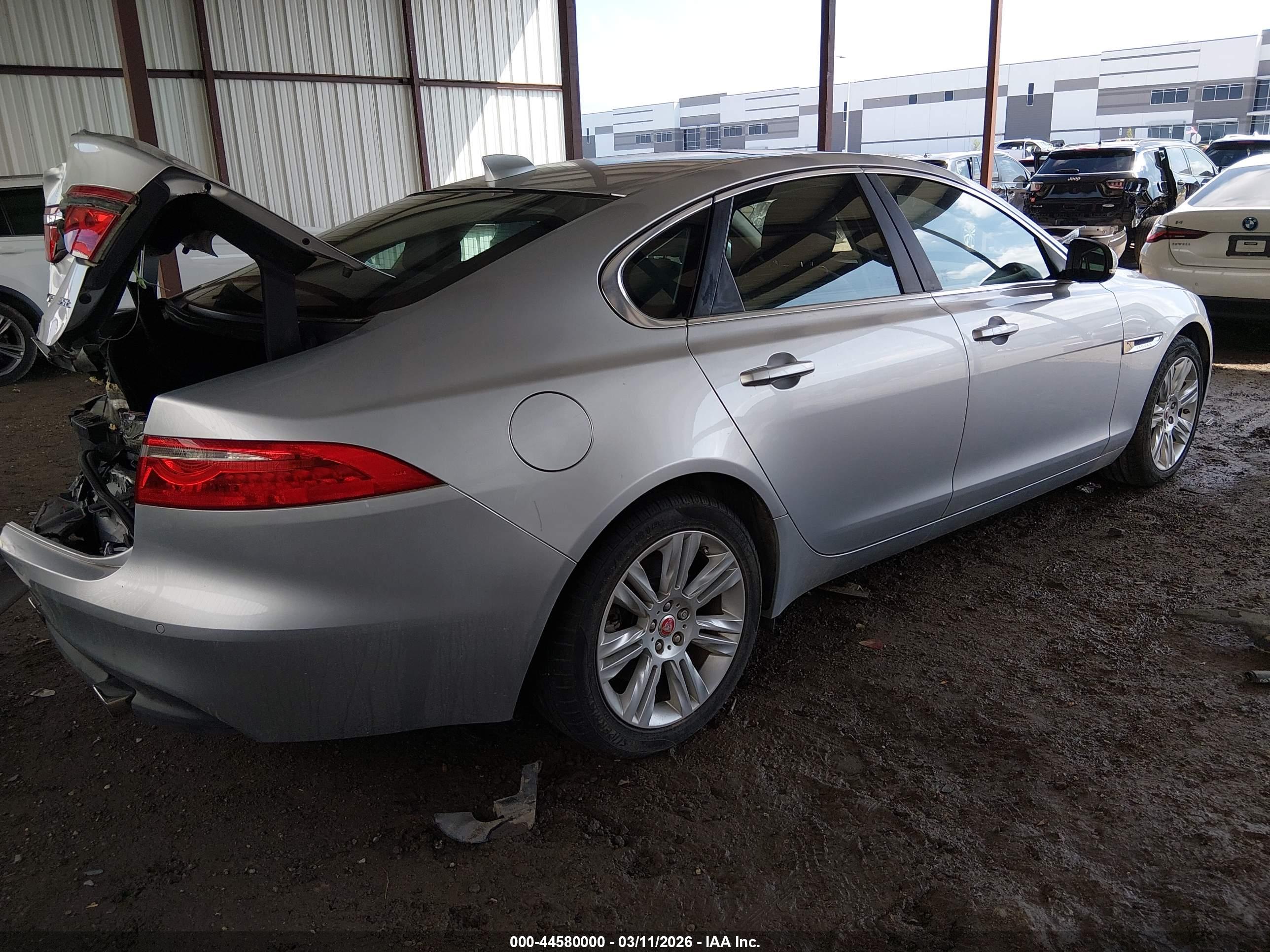 JAGUAR XF image 4