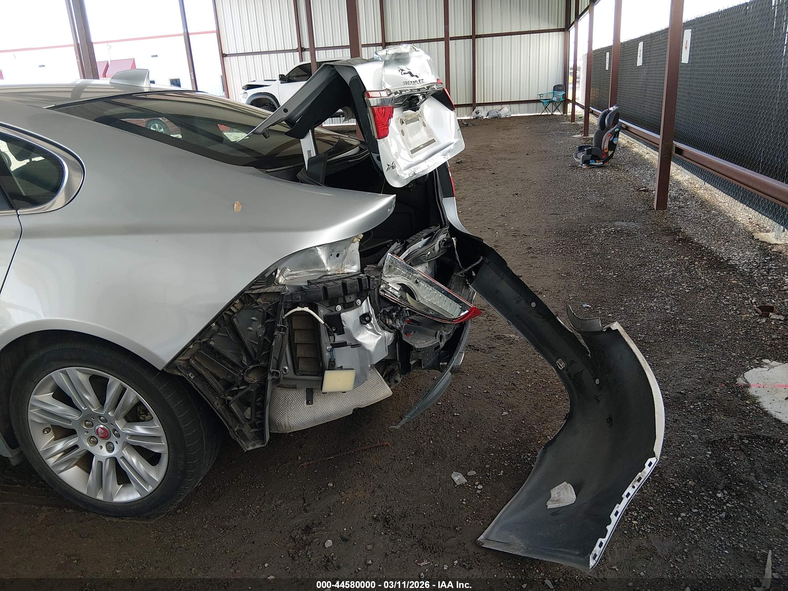 JAGUAR XF image 6