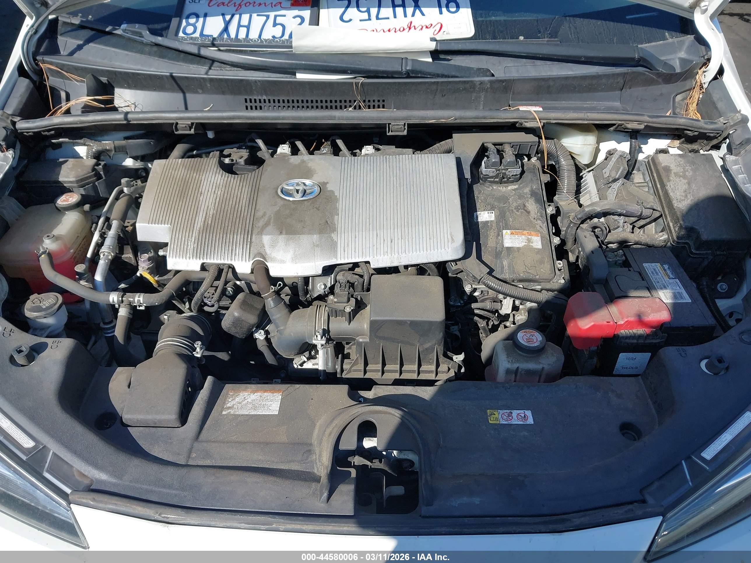 TOYOTA PRIUS image 10