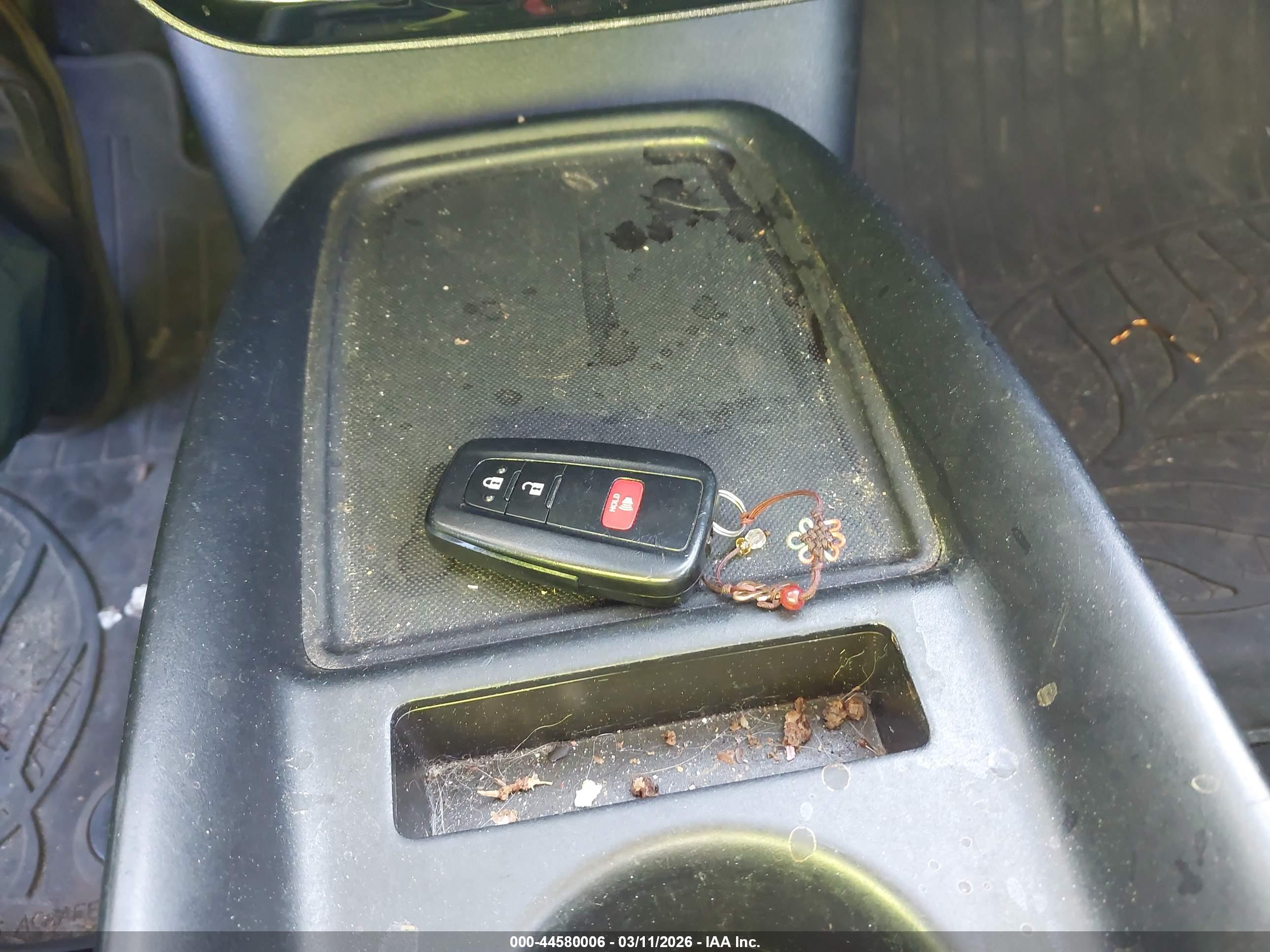 TOYOTA PRIUS image 11
