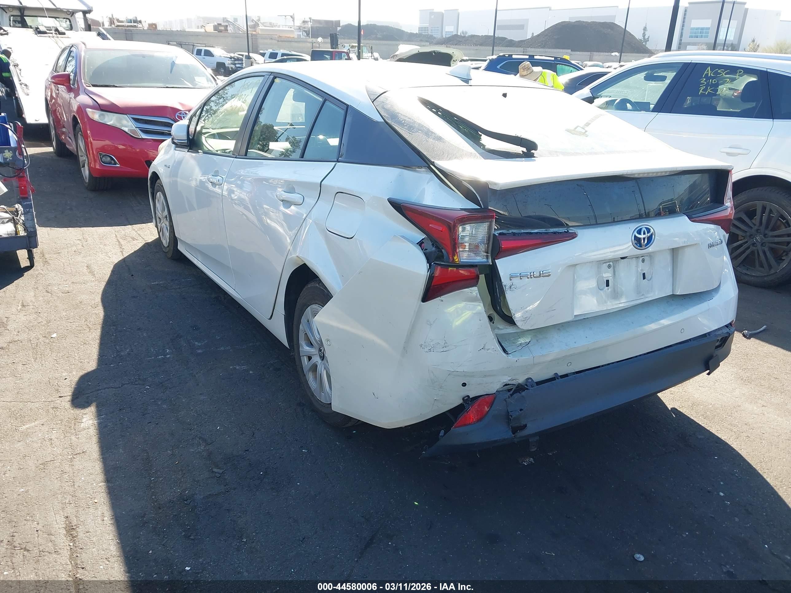 TOYOTA PRIUS image 3