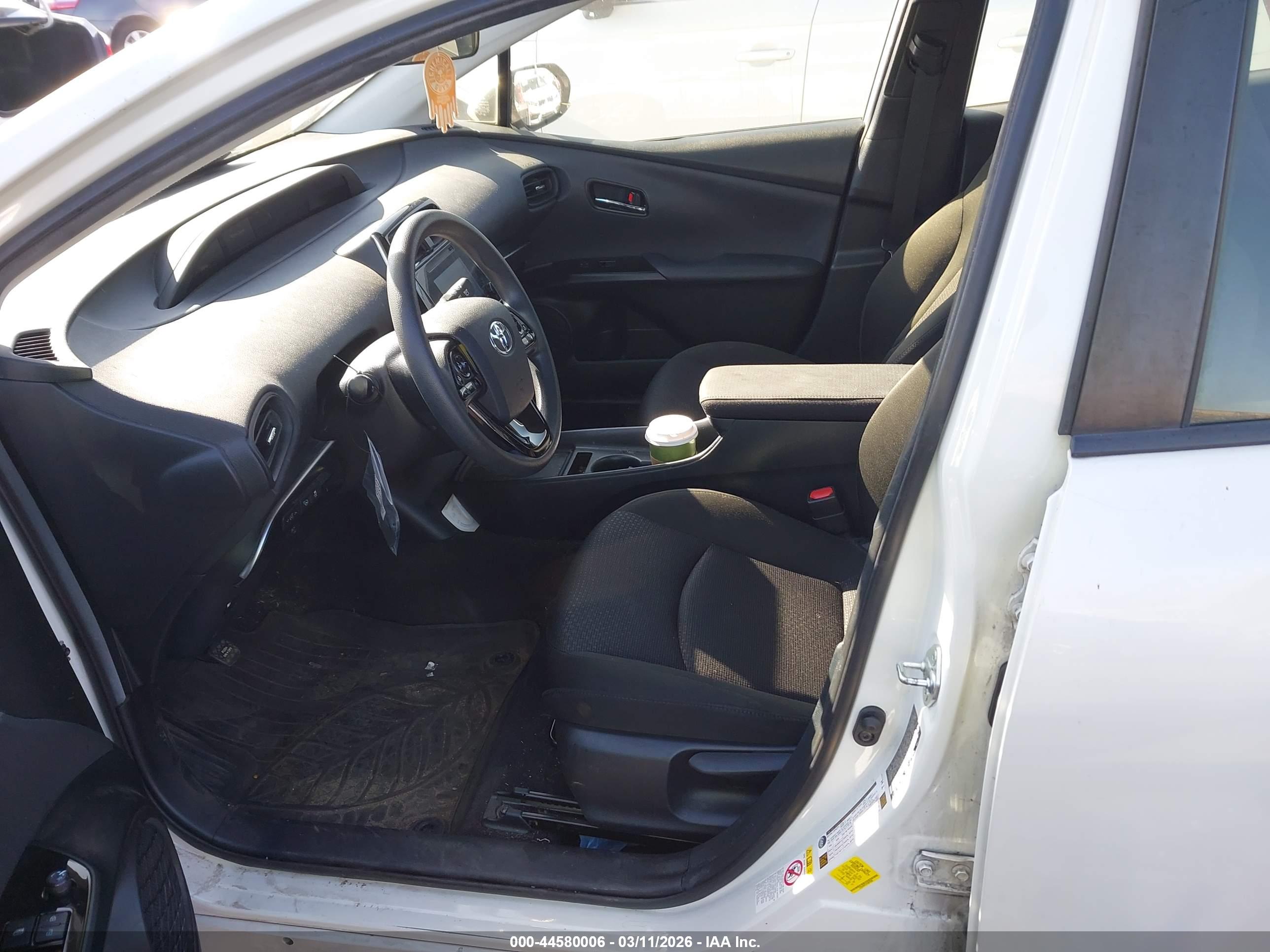 TOYOTA PRIUS image 5