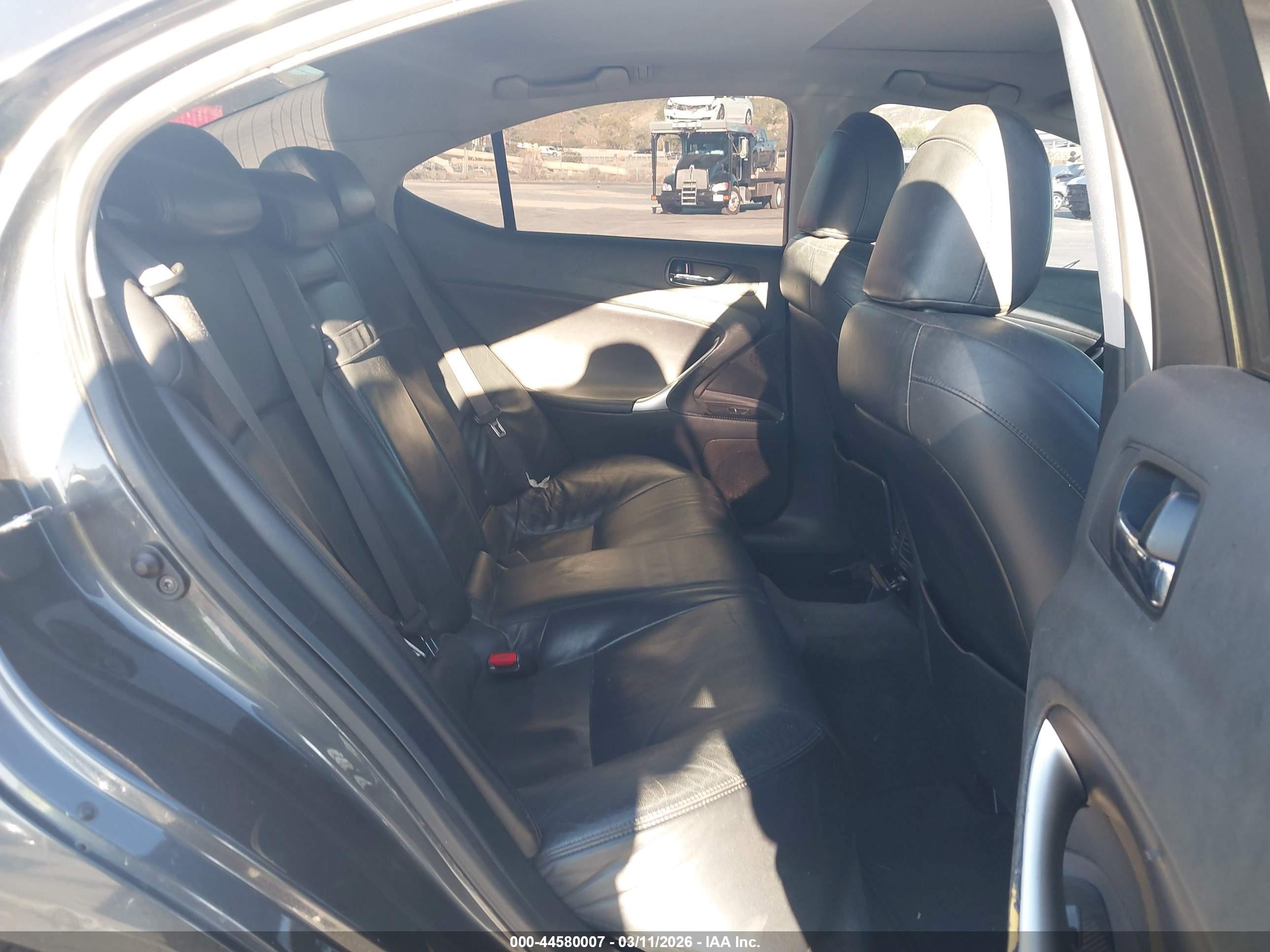 LEXUS IS image 8
