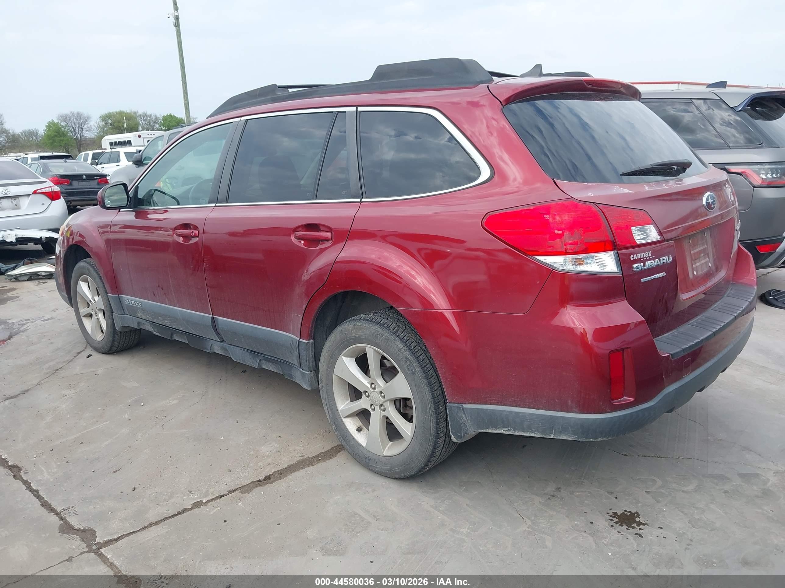 SUBARU OUTBACK image 3