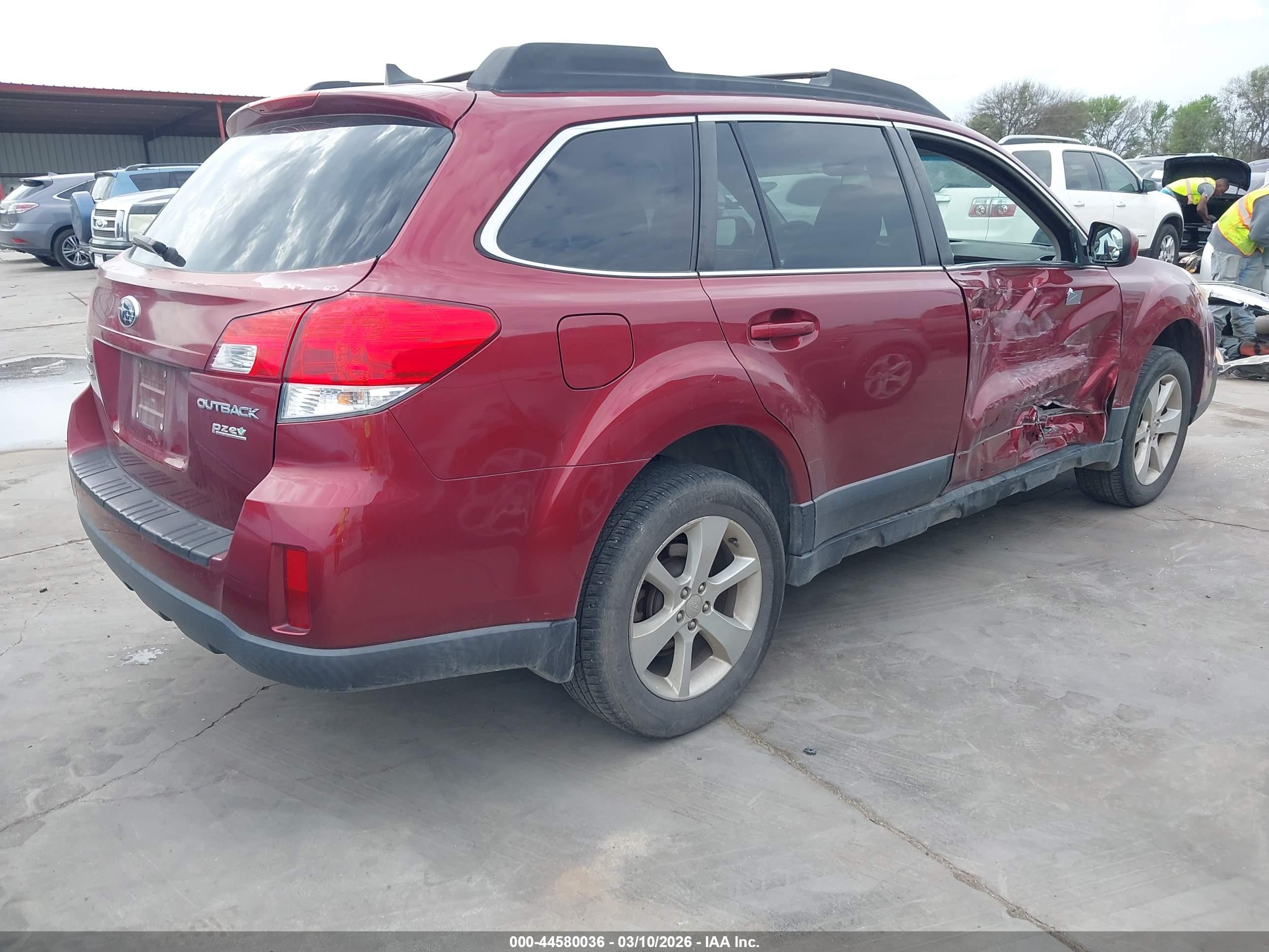 SUBARU OUTBACK image 4
