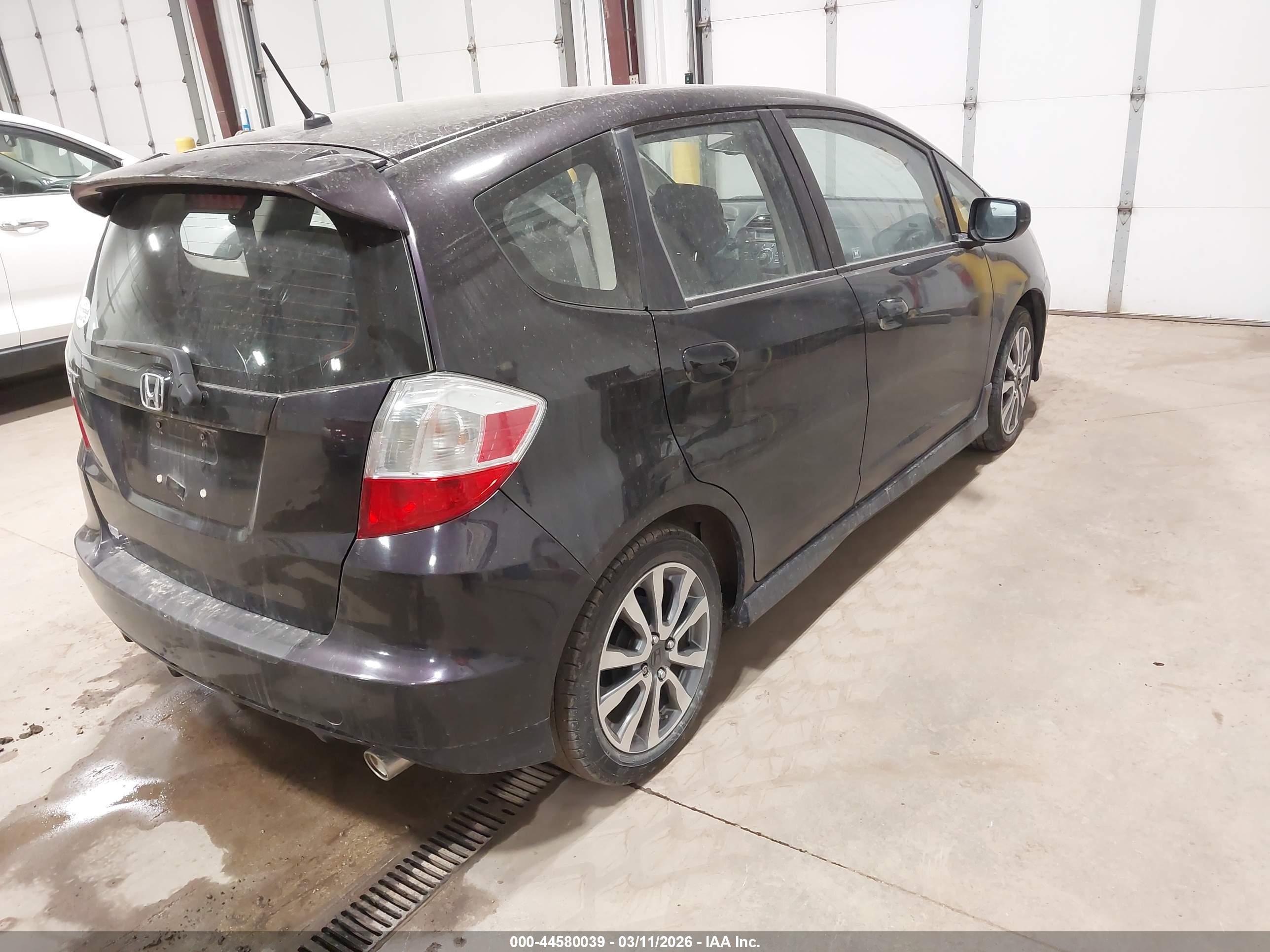 HONDA FIT image 4