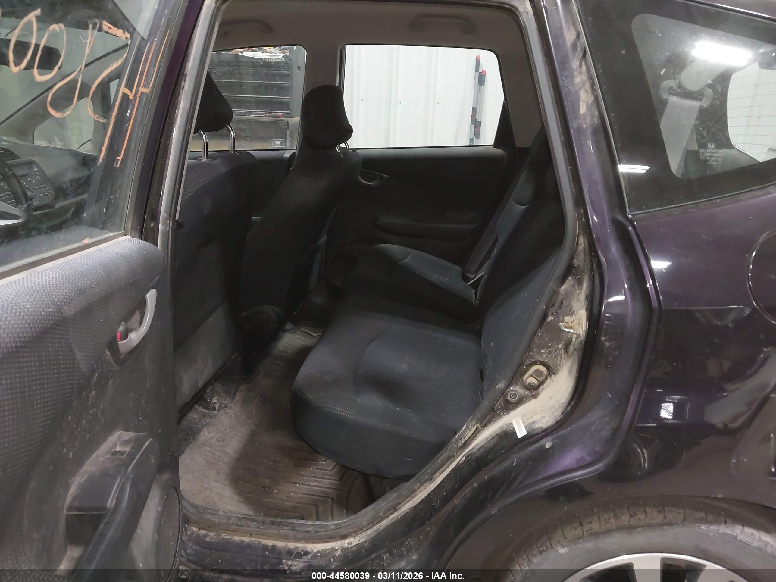 HONDA FIT image 8
