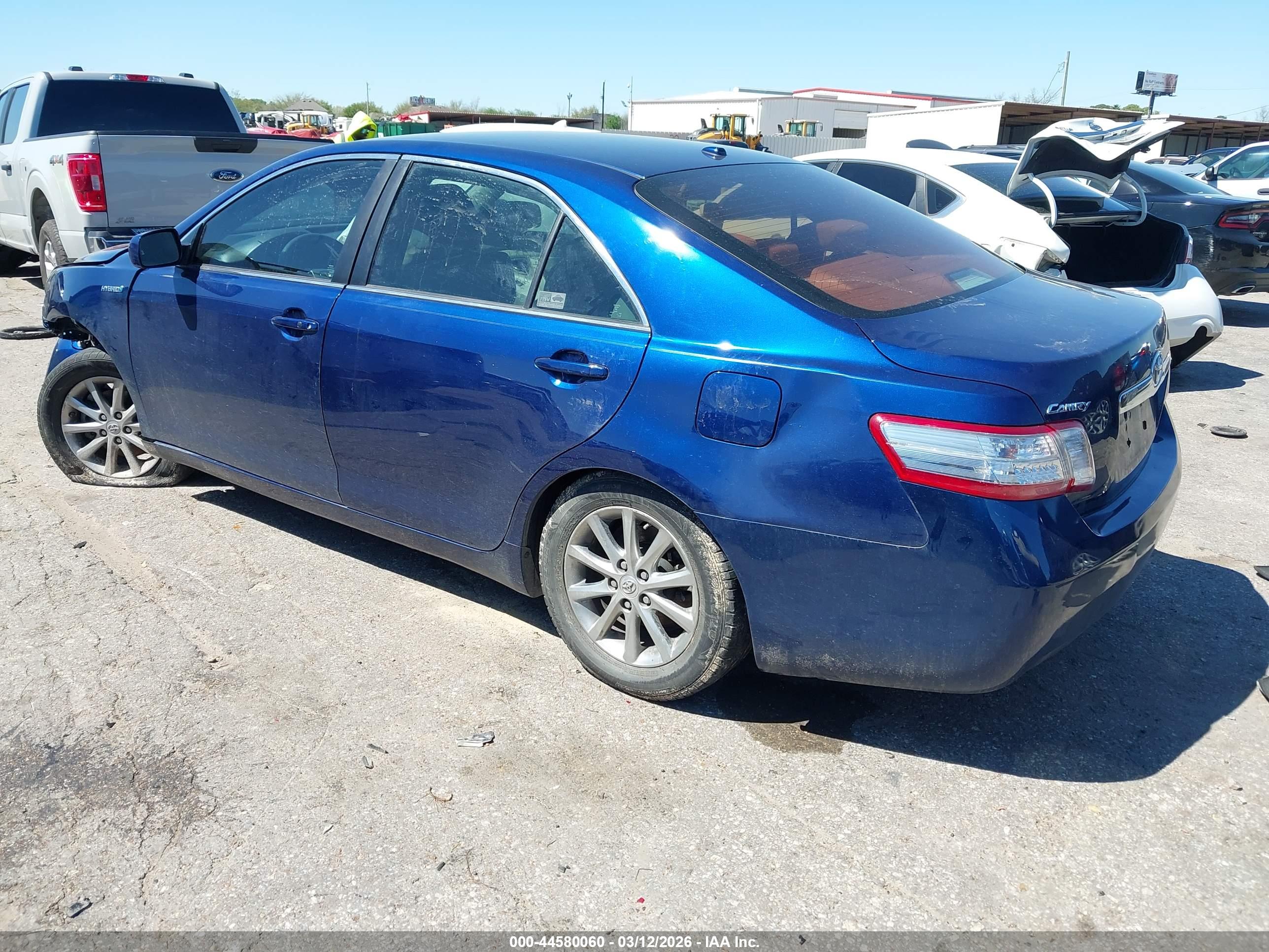 TOYOTA CAMRY image 3