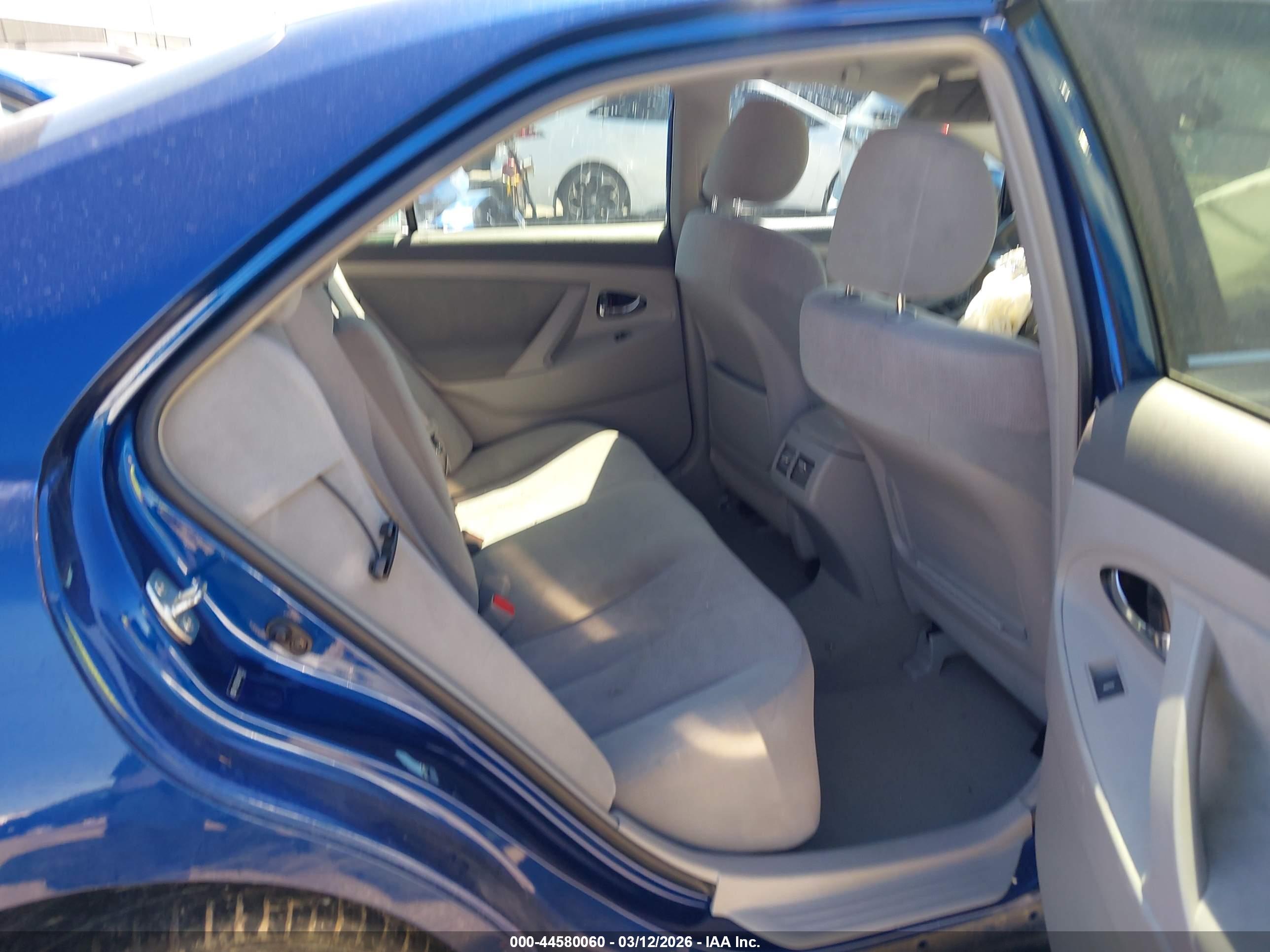 TOYOTA CAMRY image 8