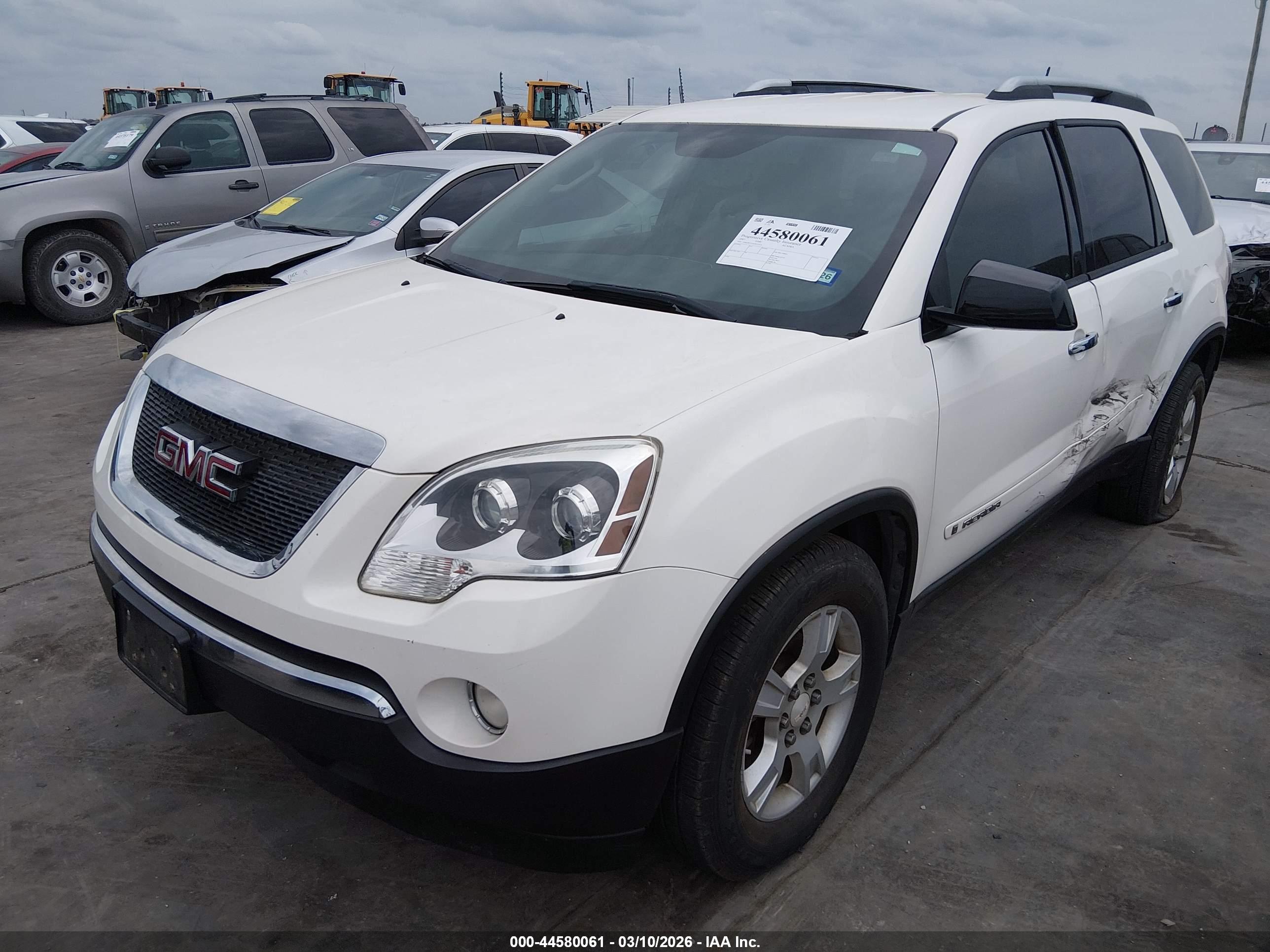 GMC ACADIA image 2