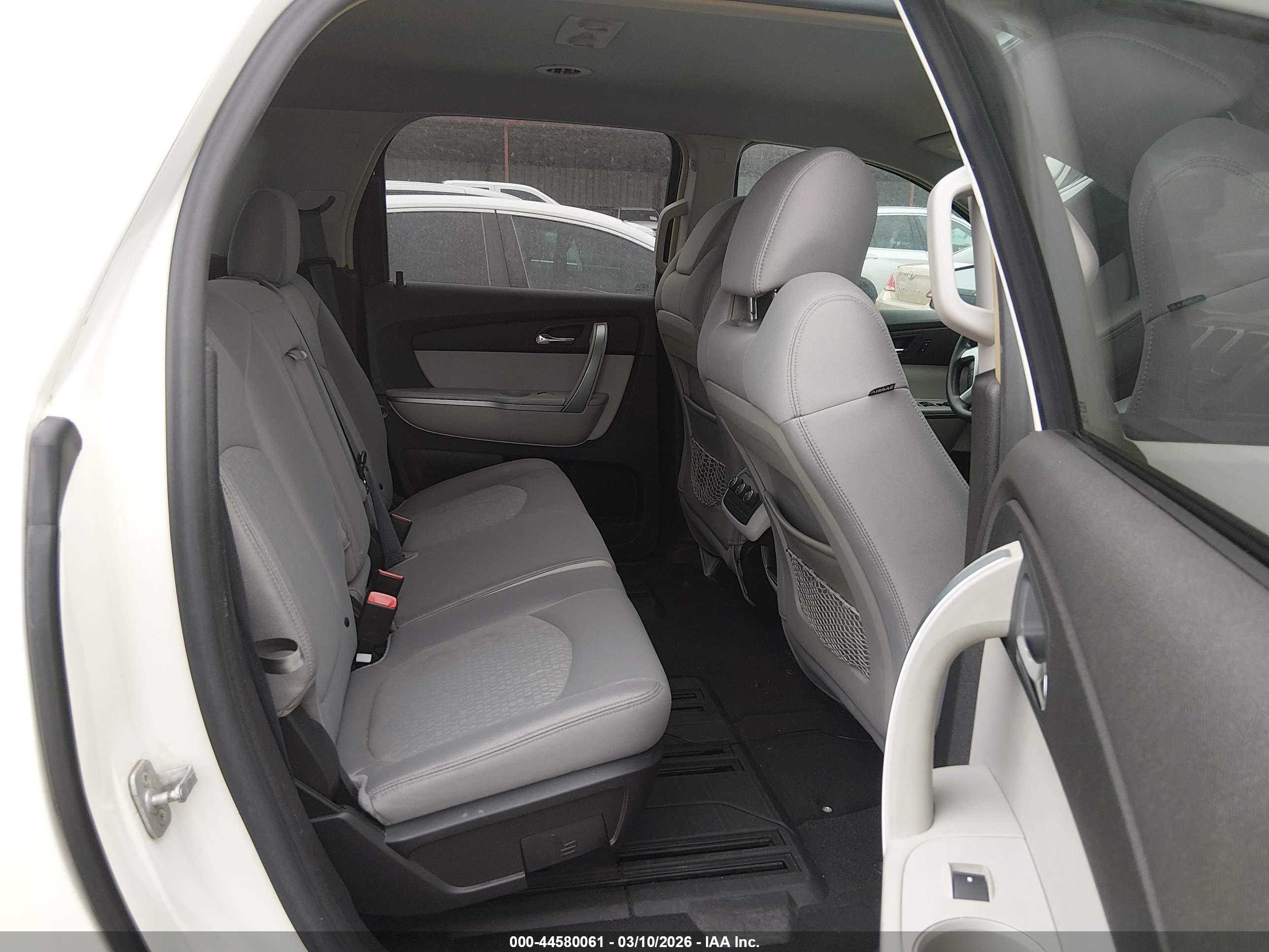 GMC ACADIA image 8