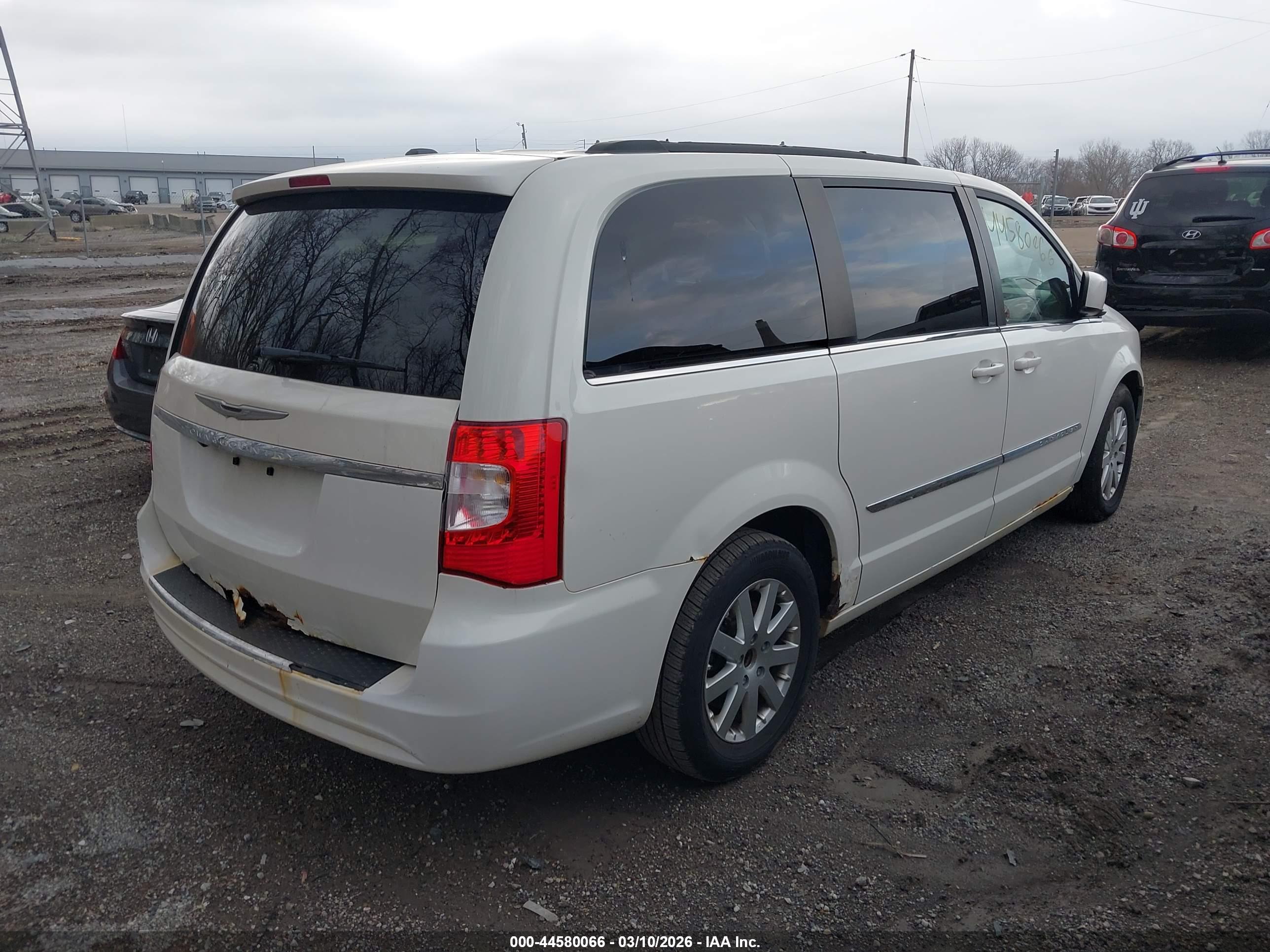 CHRYSLER TOWN image 4