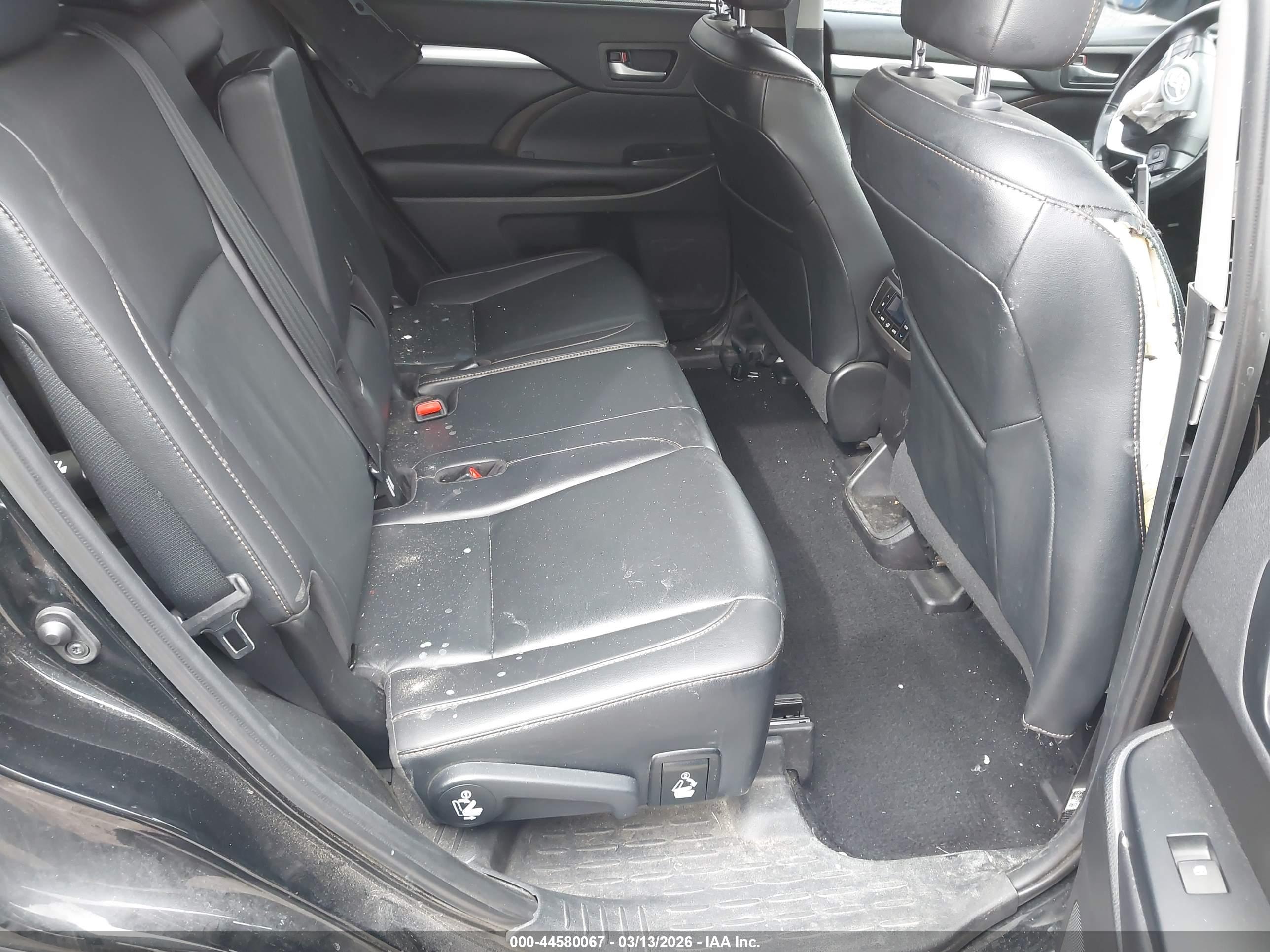 TOYOTA HIGHLANDER image 8