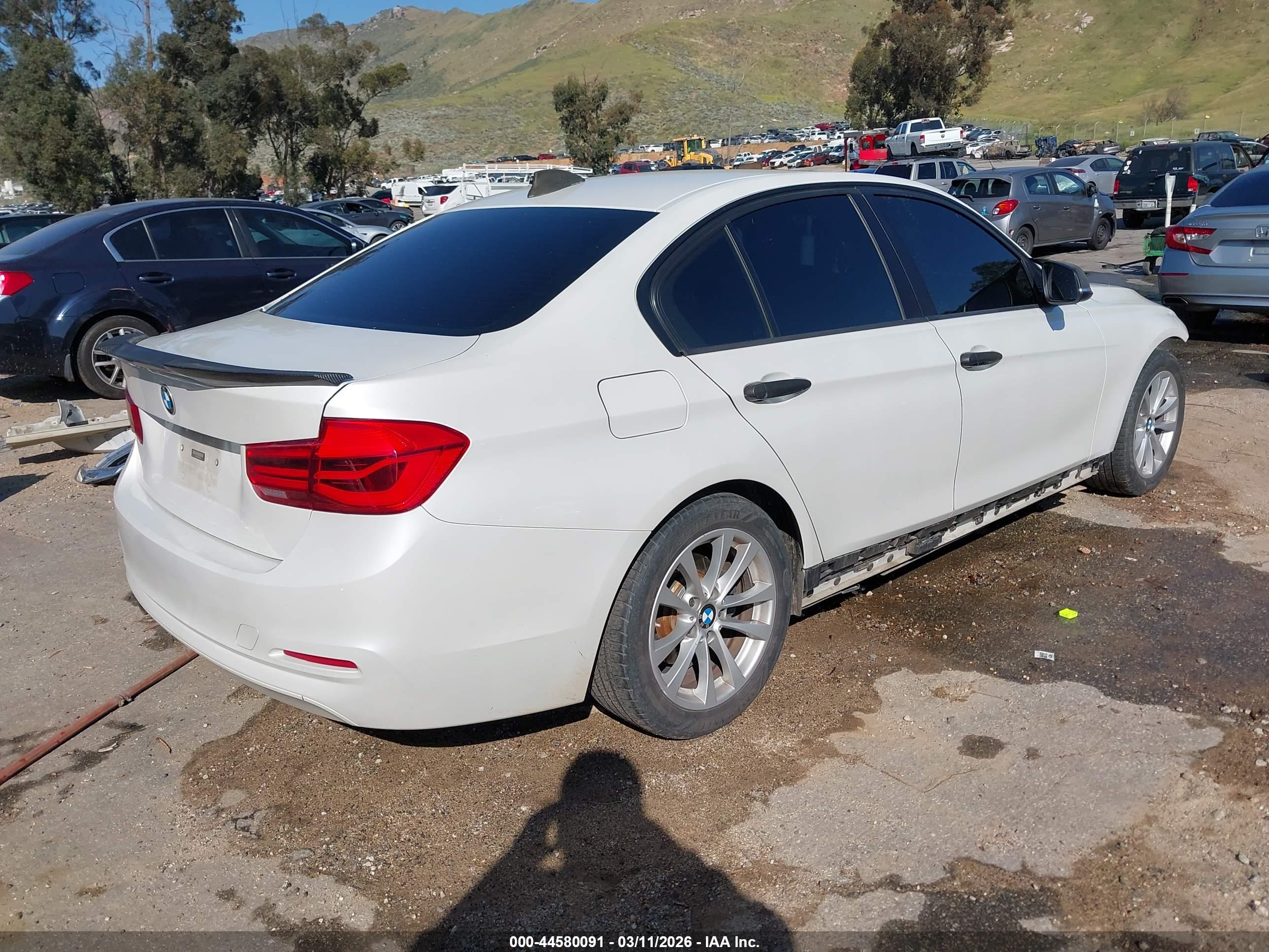 BMW 320I image 4