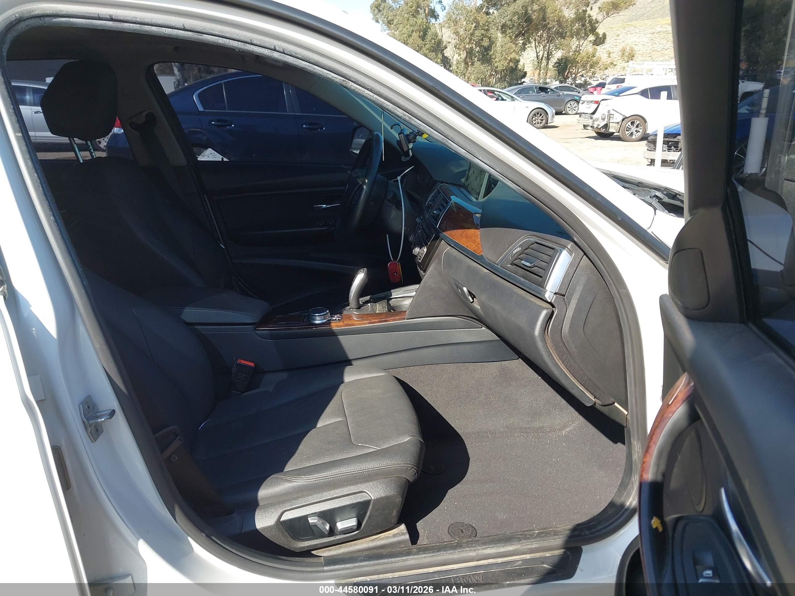 BMW 320I image 5