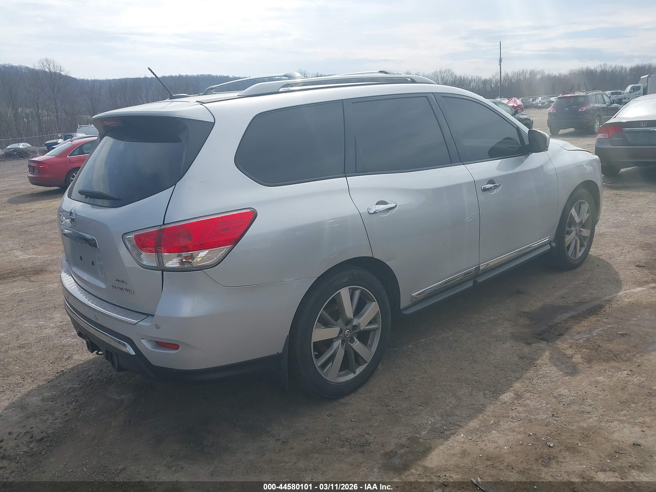 NISSAN PATHFINDER image 4