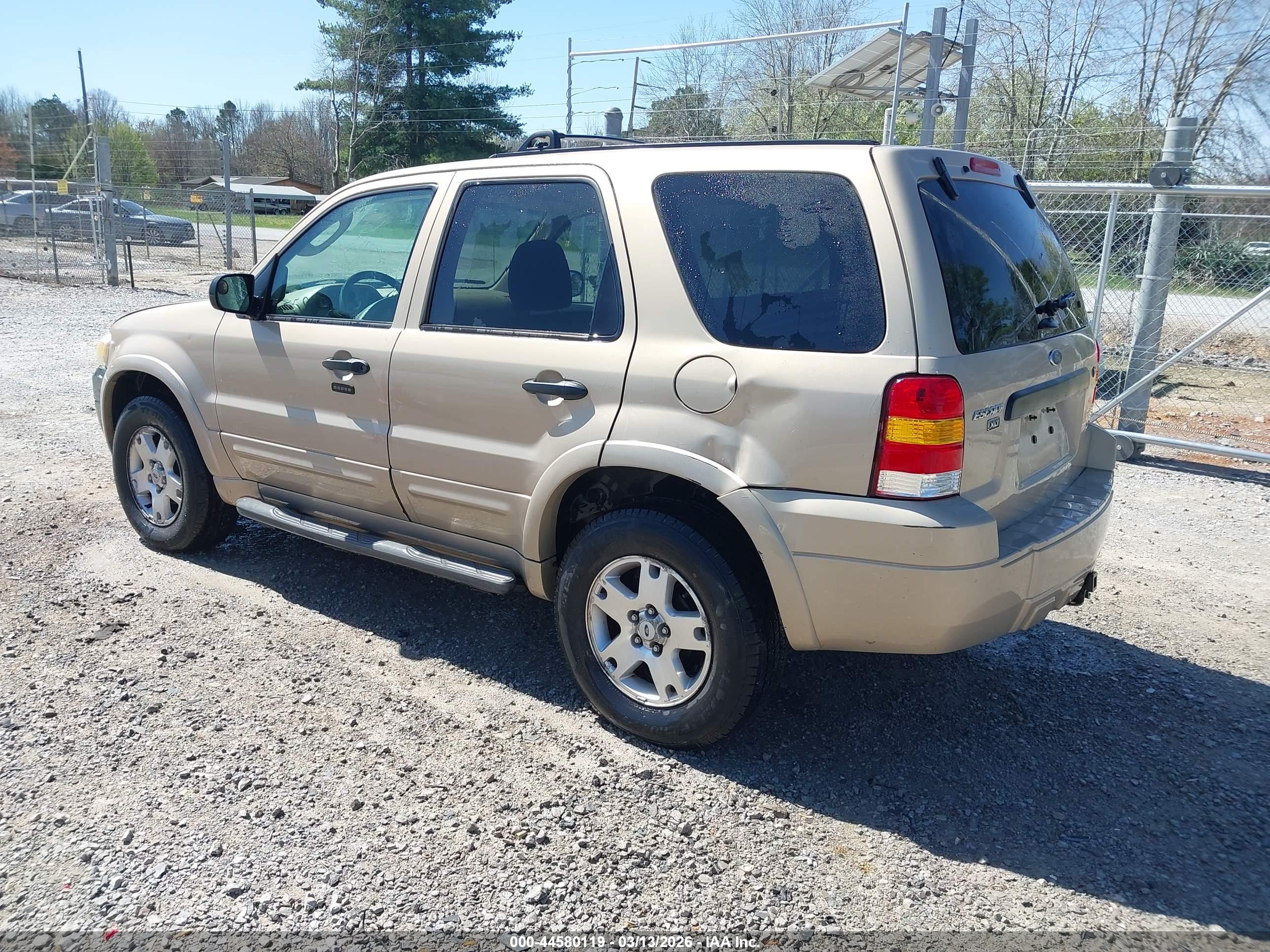 FORD ESCAPE image 3