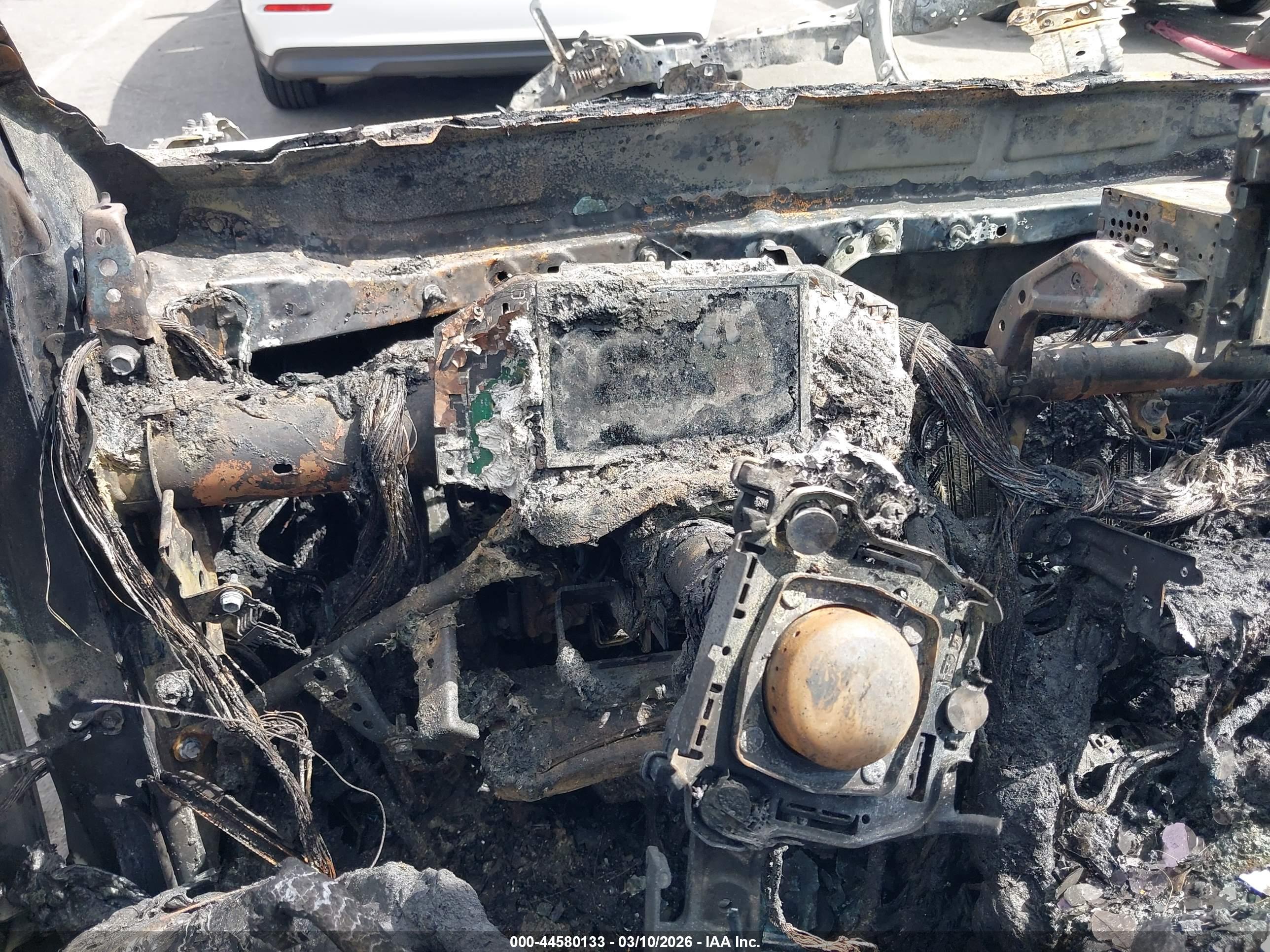 TOYOTA RAV4 image 7