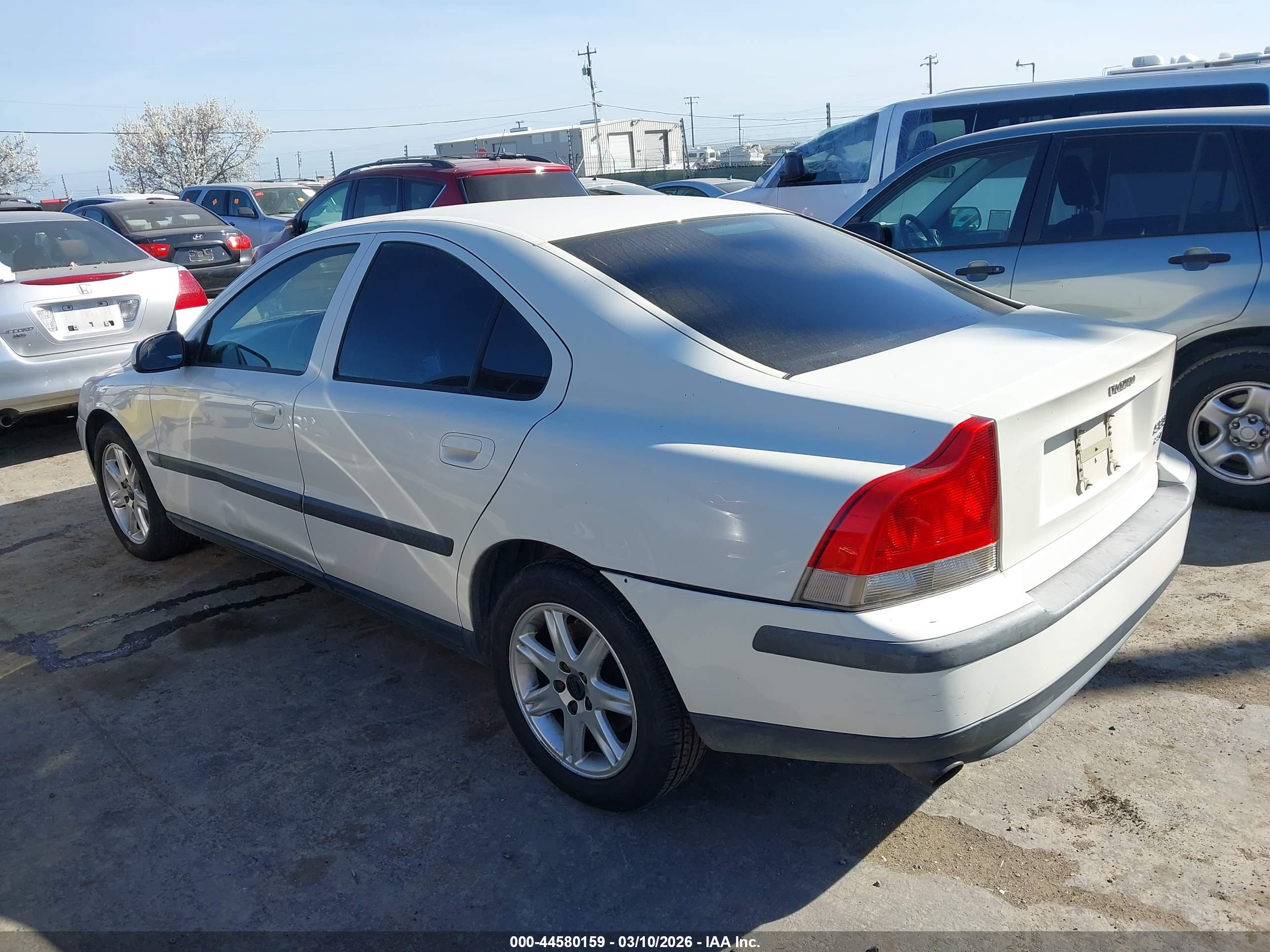 VOLVO S60 image 3