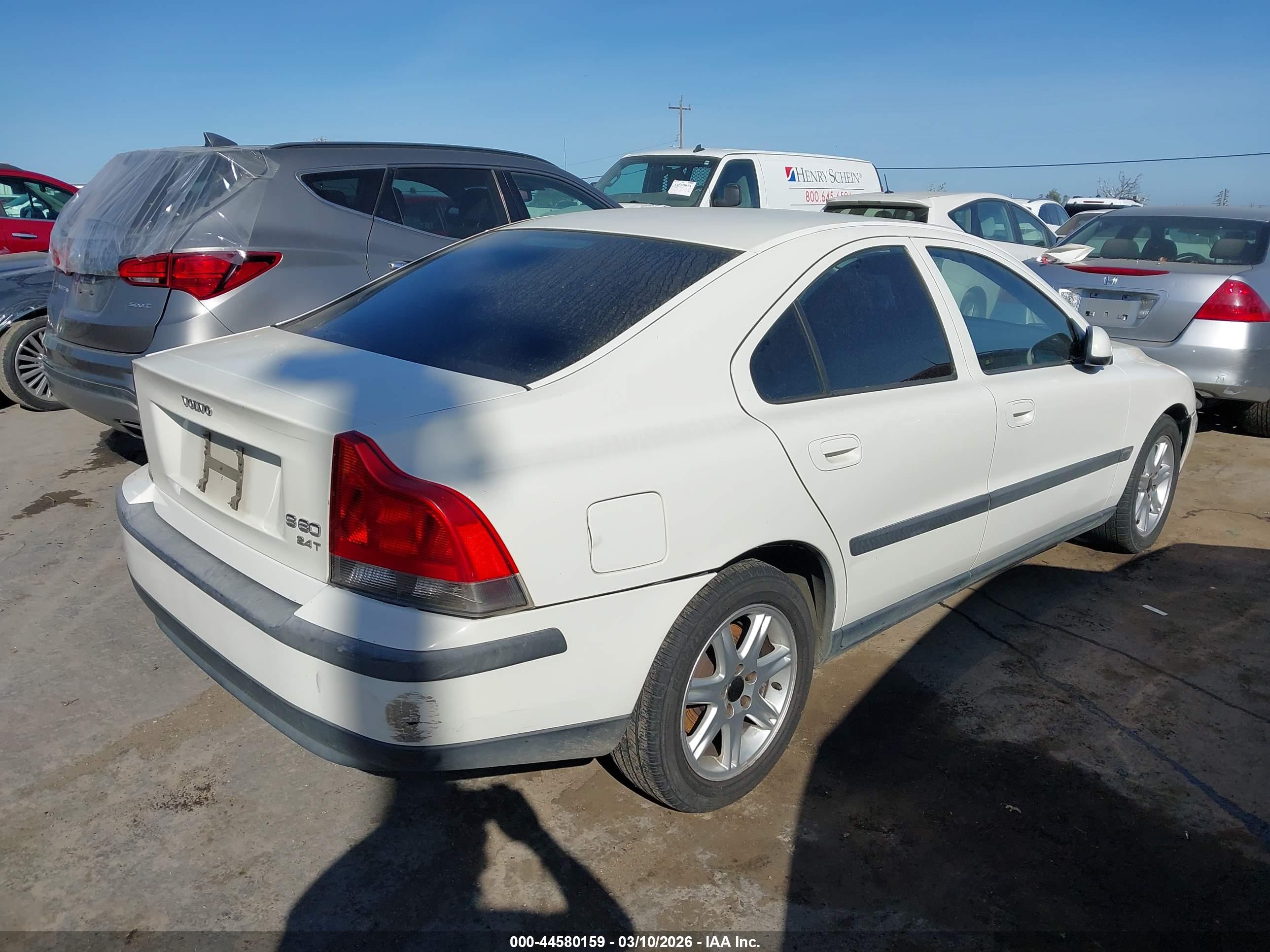 VOLVO S60 image 4