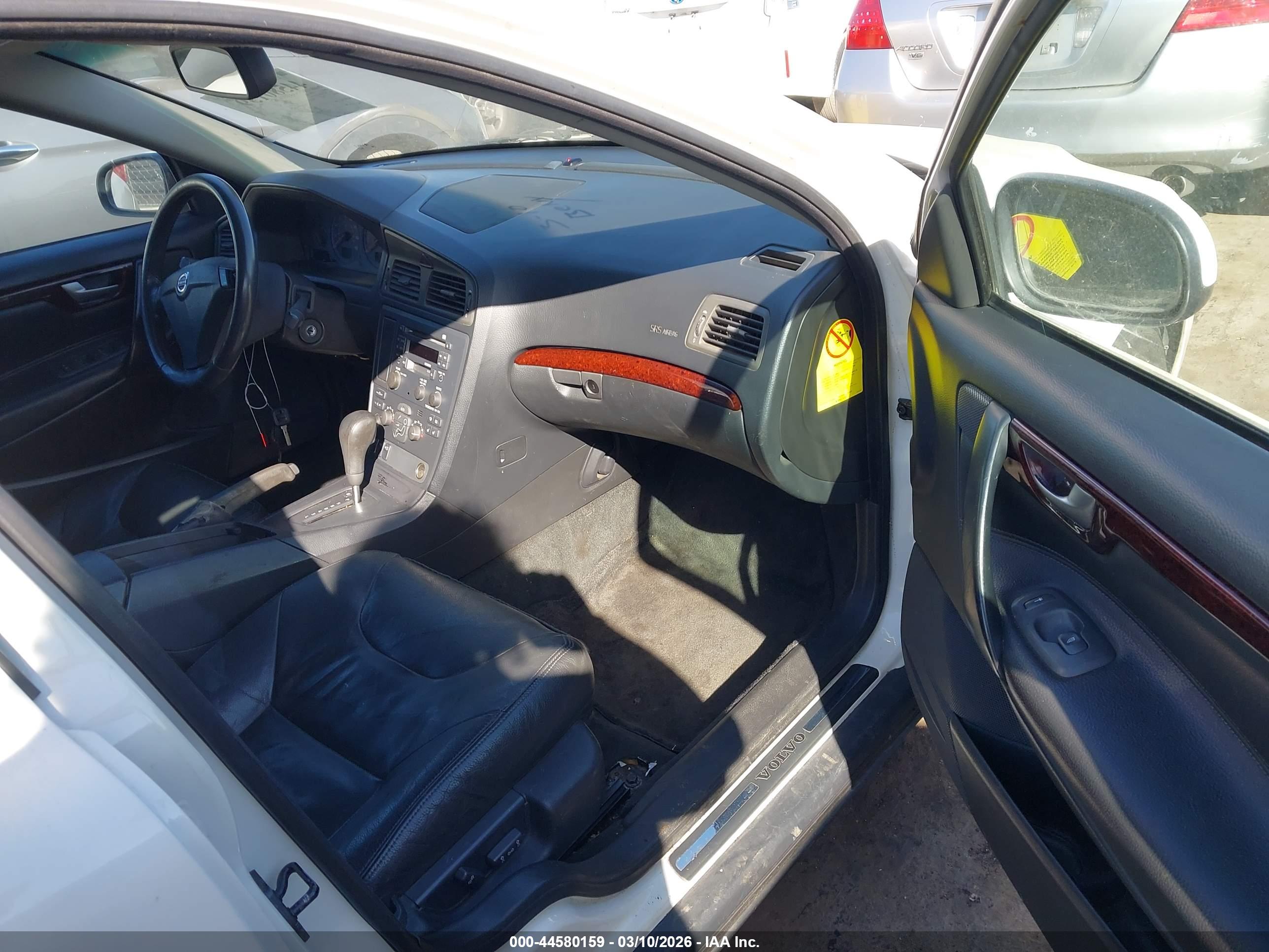VOLVO S60 image 5