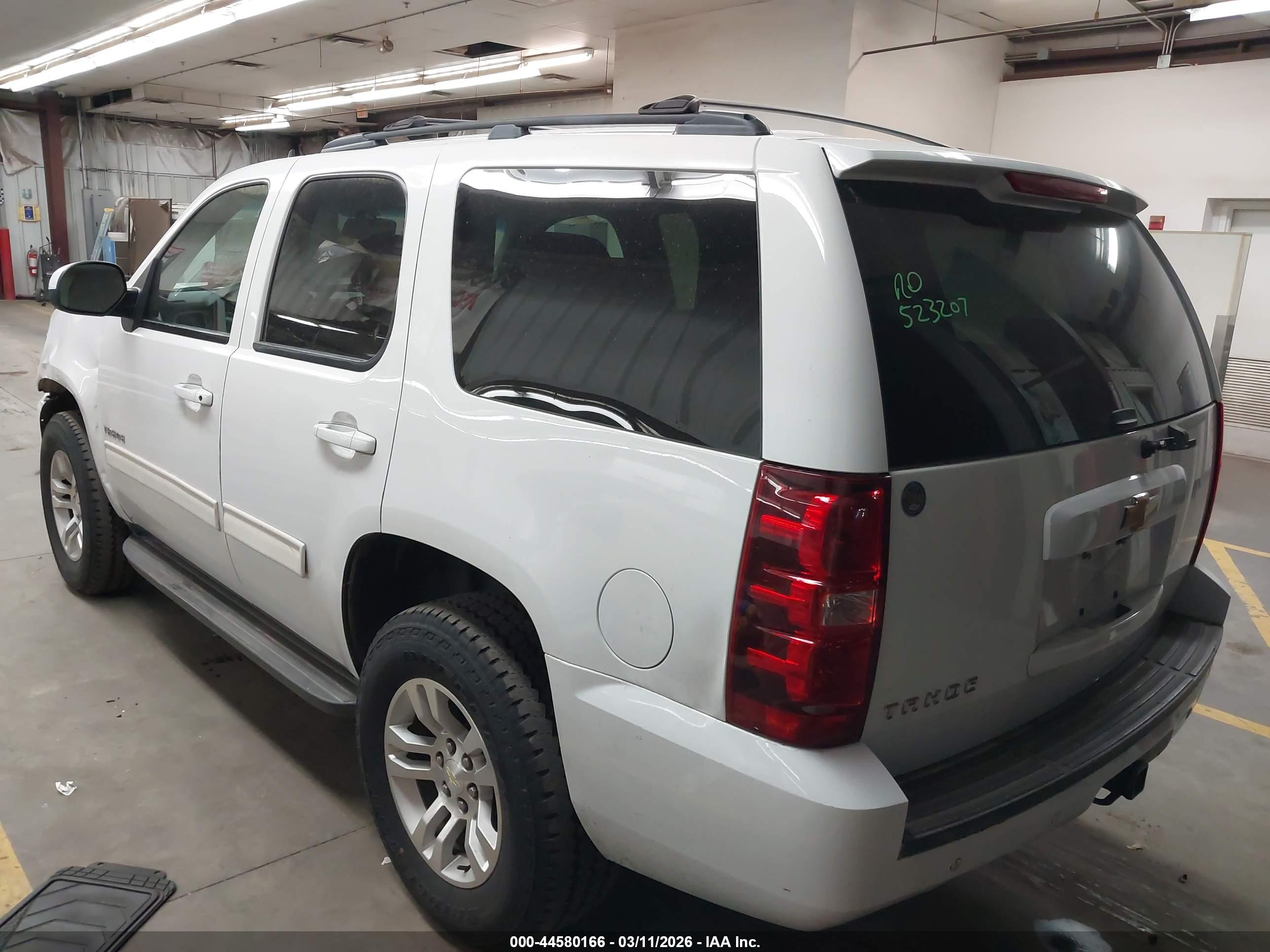 CHEVROLET TAHOE image 3