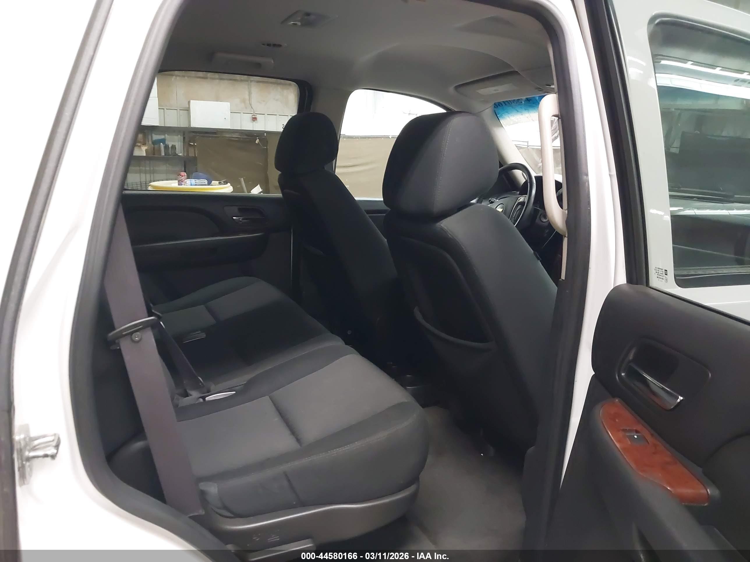 CHEVROLET TAHOE image 8