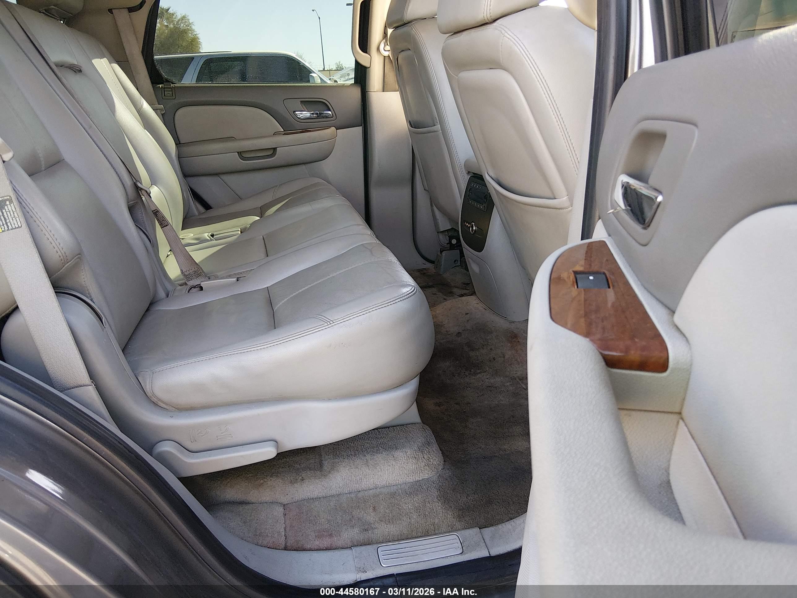 GMC YUKON image 8
