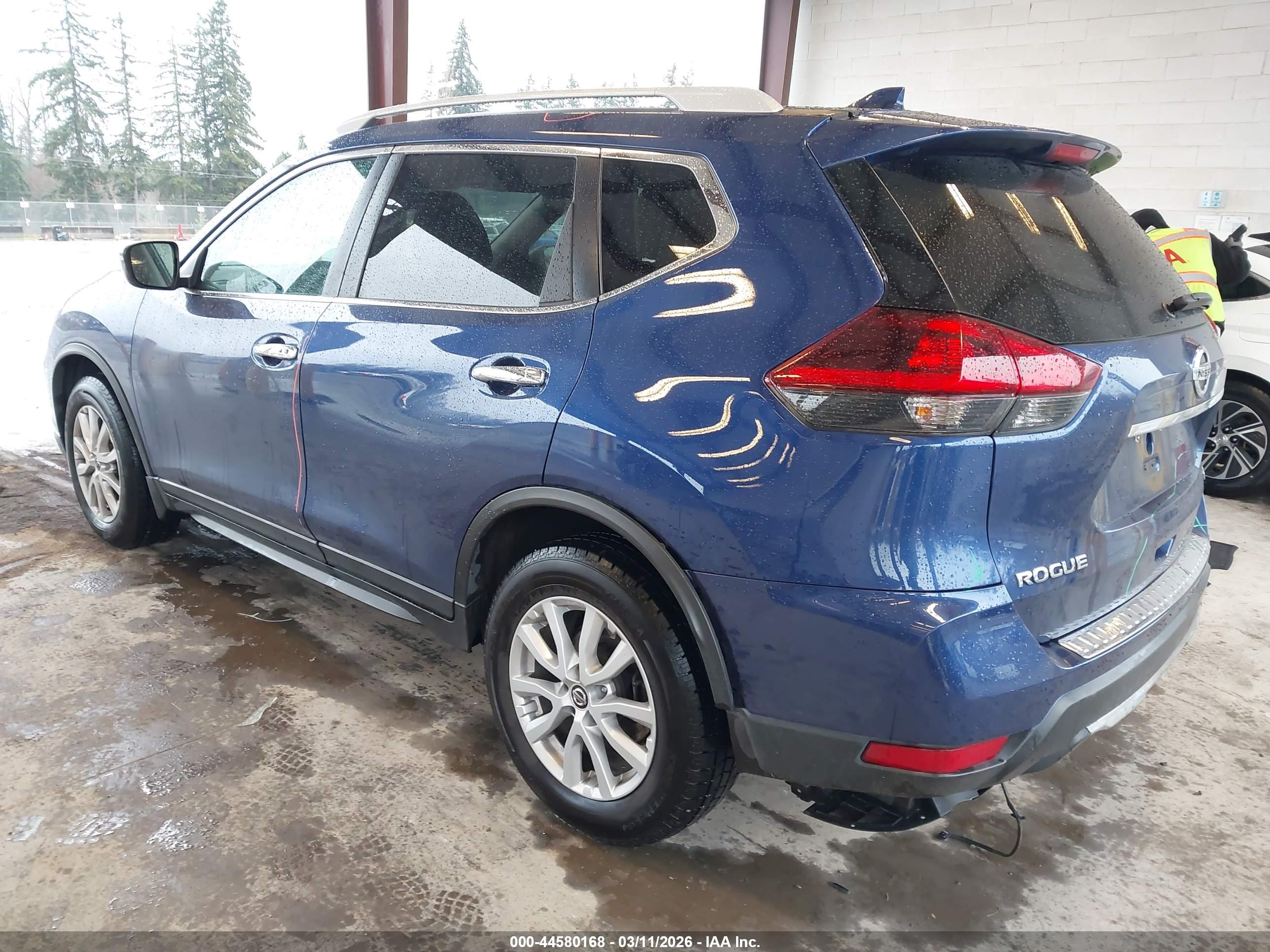 NISSAN ROGUE image 3