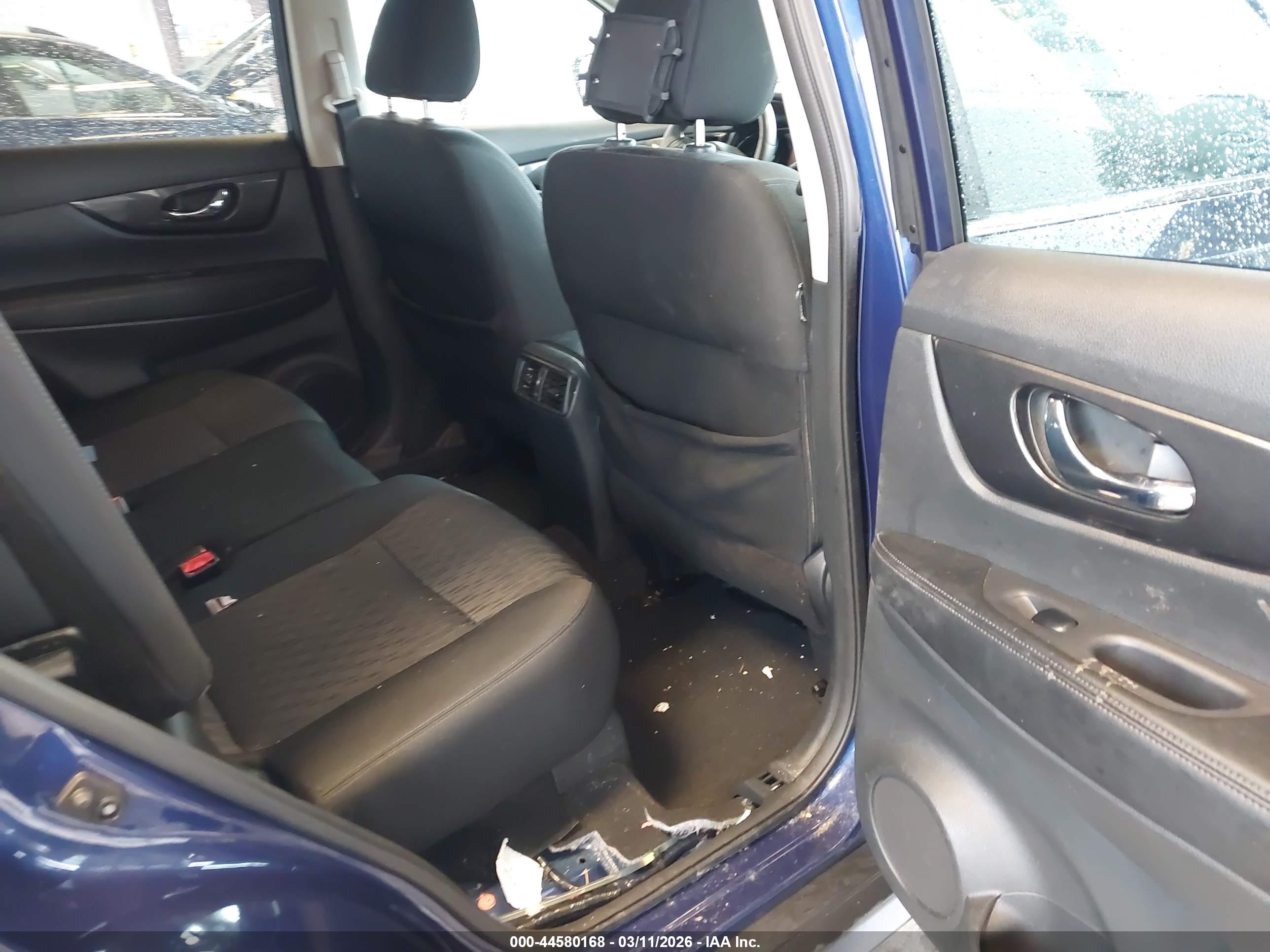 NISSAN ROGUE image 8