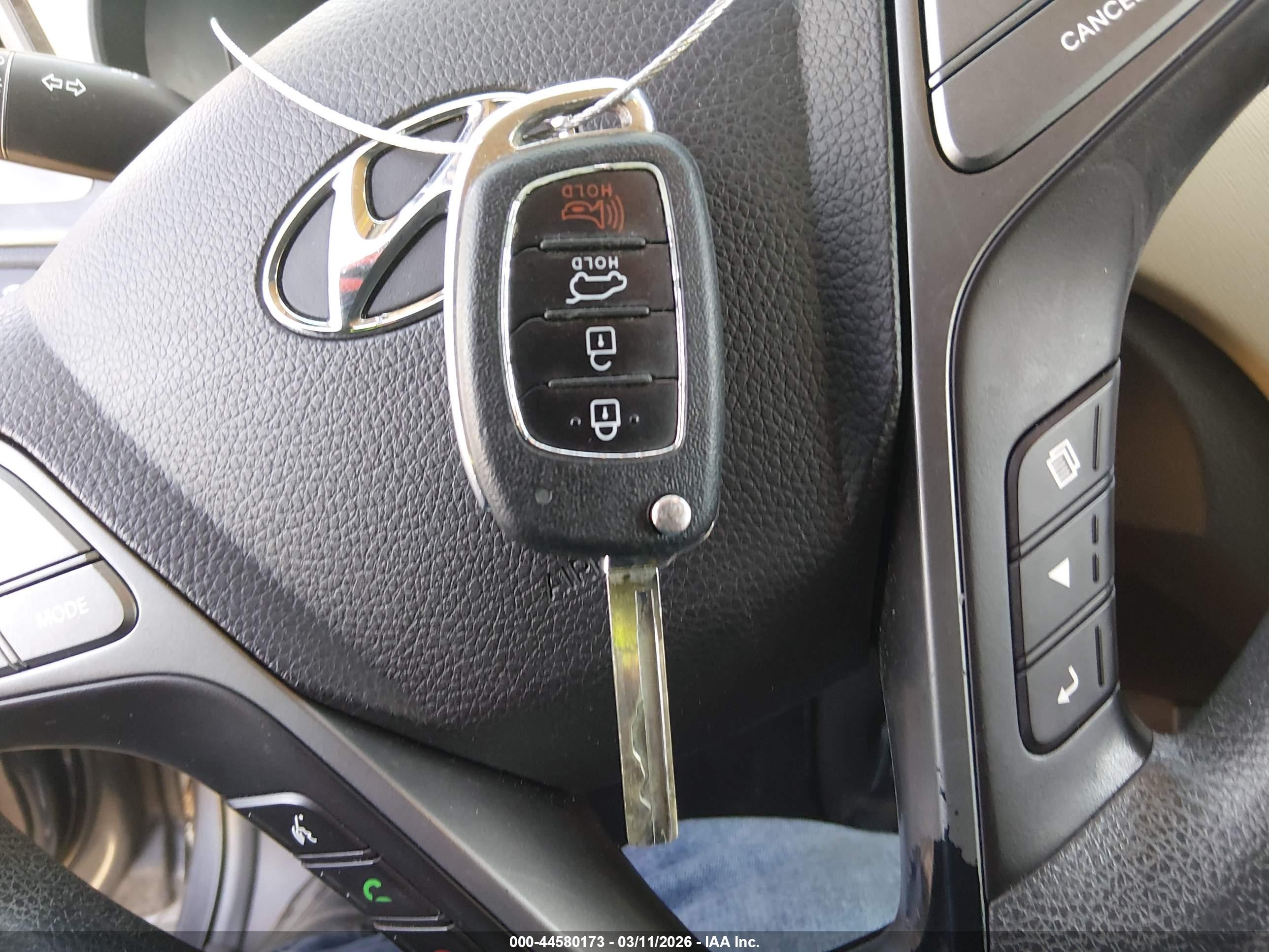 HYUNDAI SANTA image 11