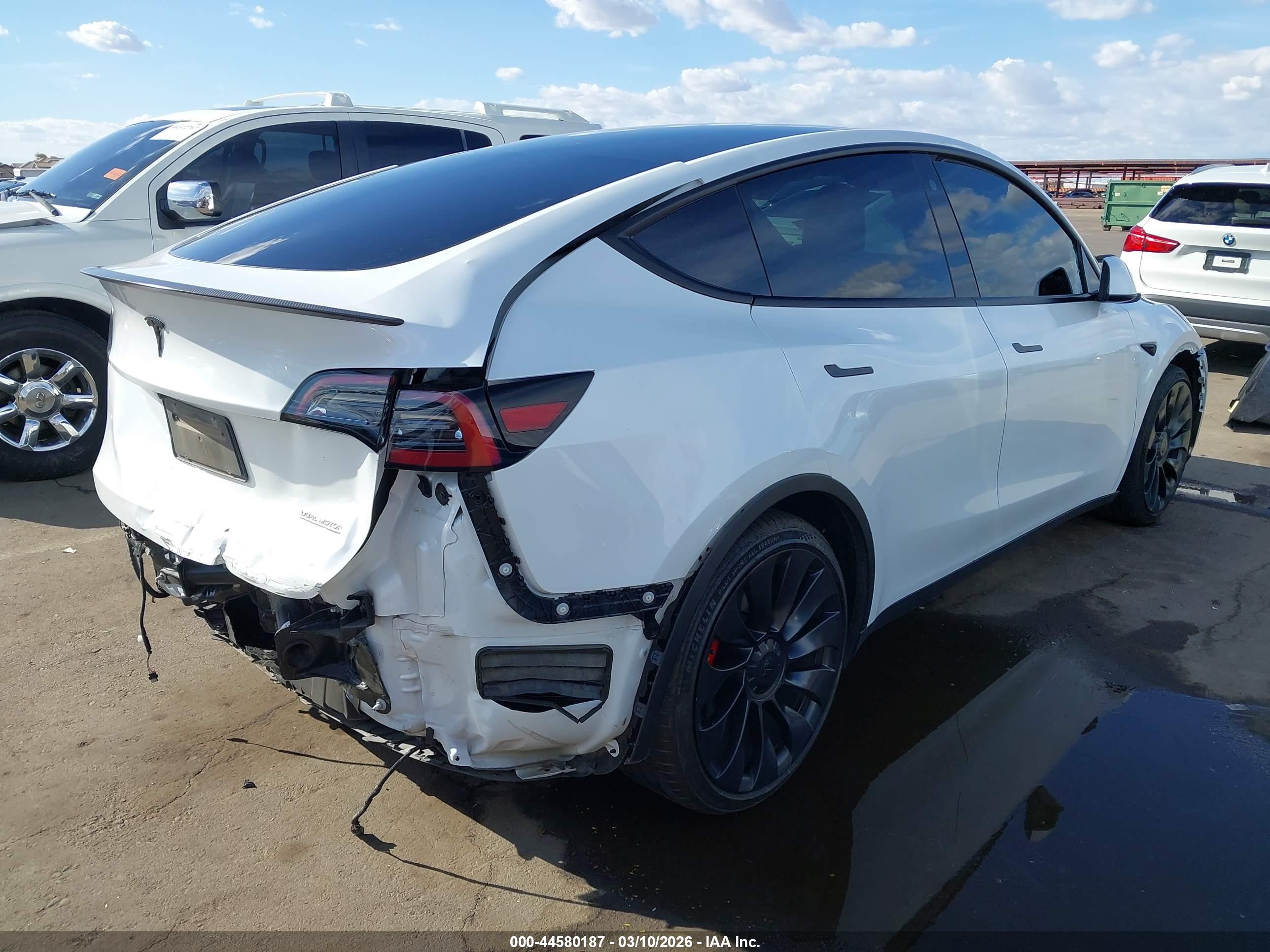TESLA MODEL image 4