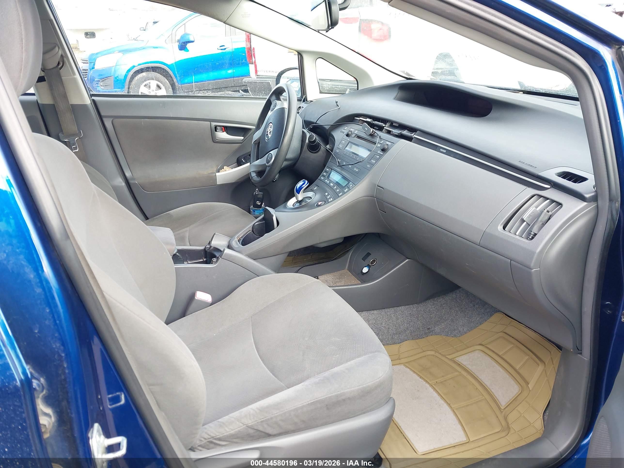 TOYOTA PRIUS image 5