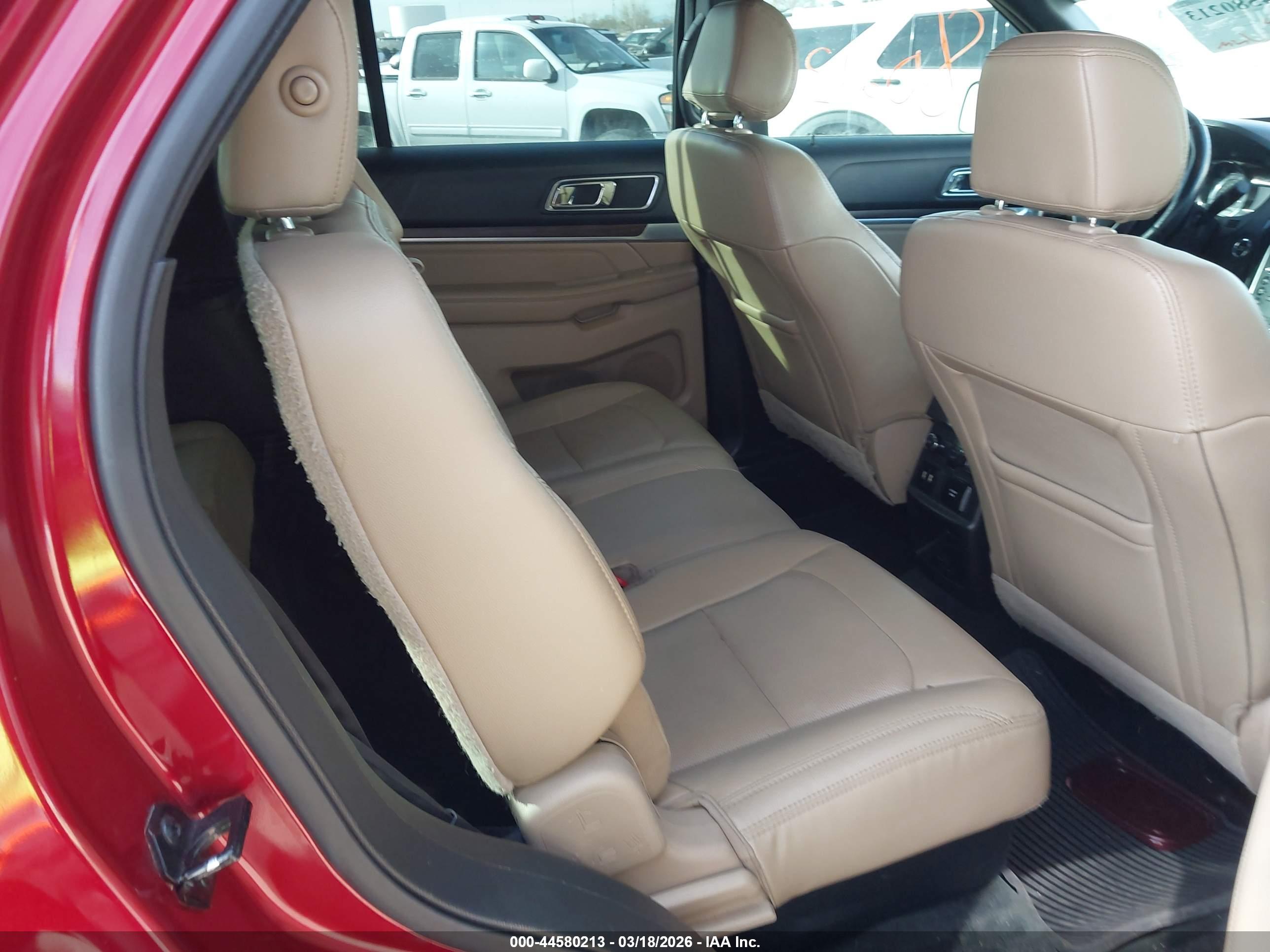 FORD EXPLORER image 8