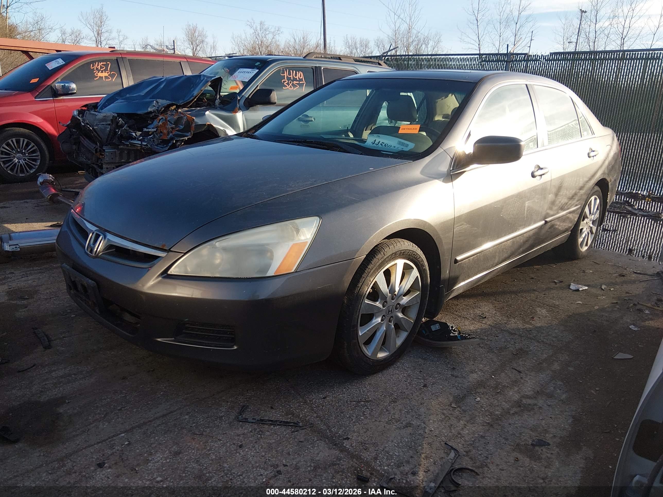 HONDA ACCORD image 2