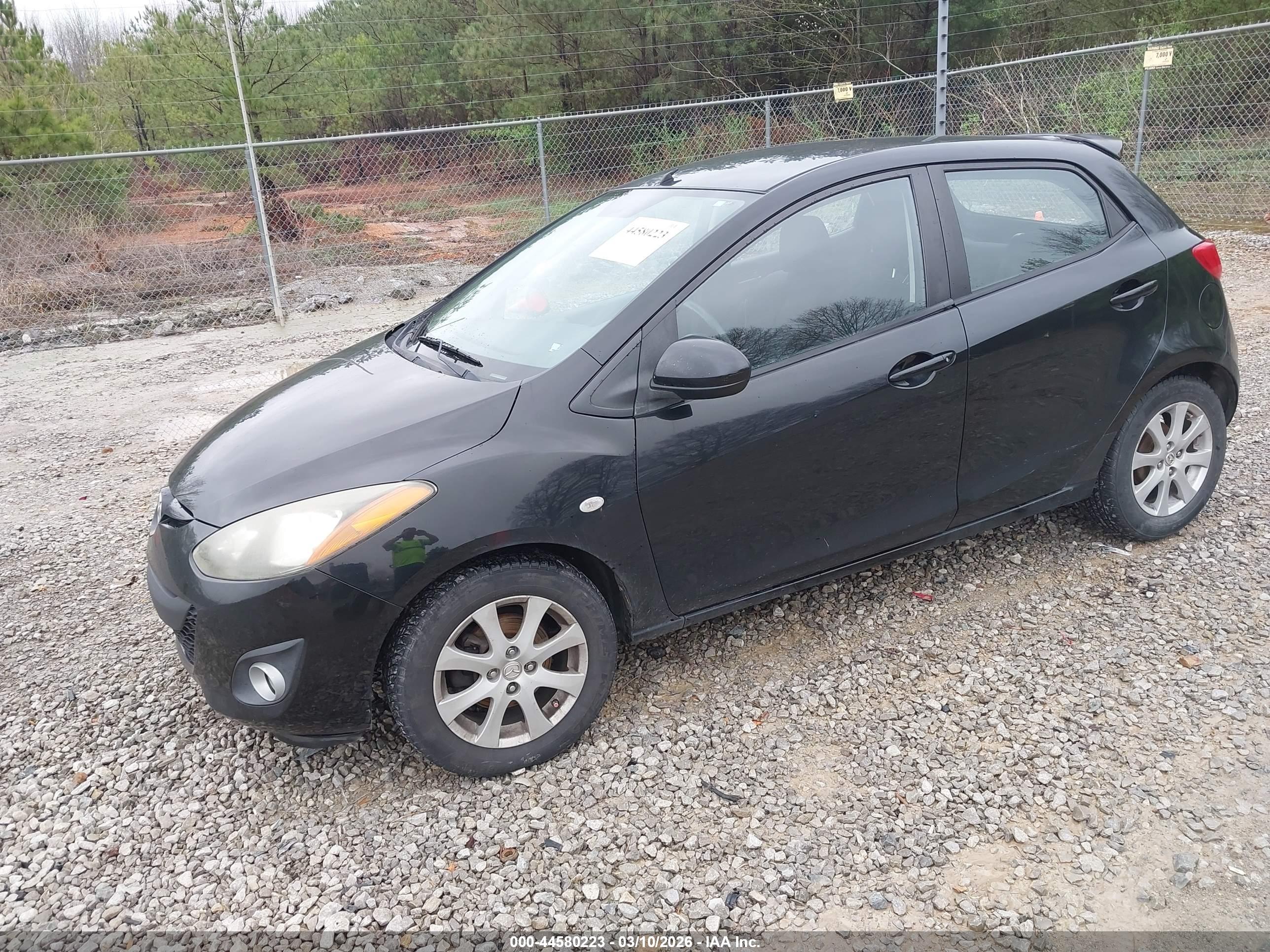 MAZDA MAZDA2 image 2