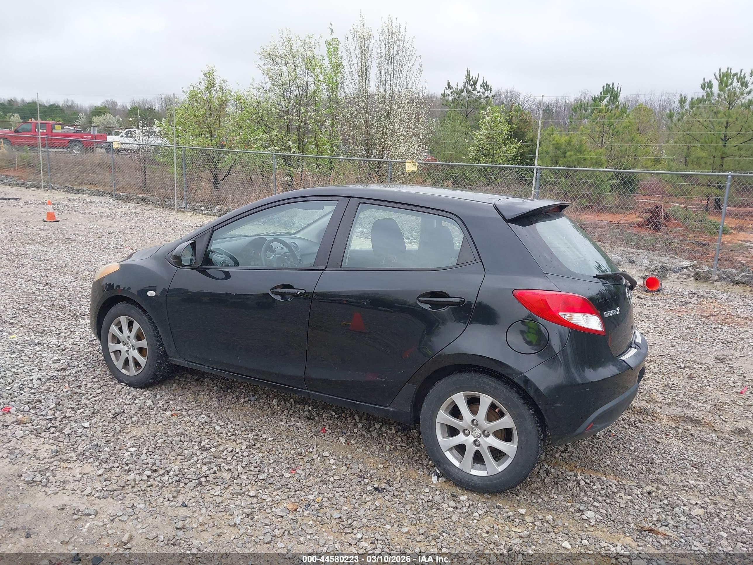 MAZDA MAZDA2 image 3