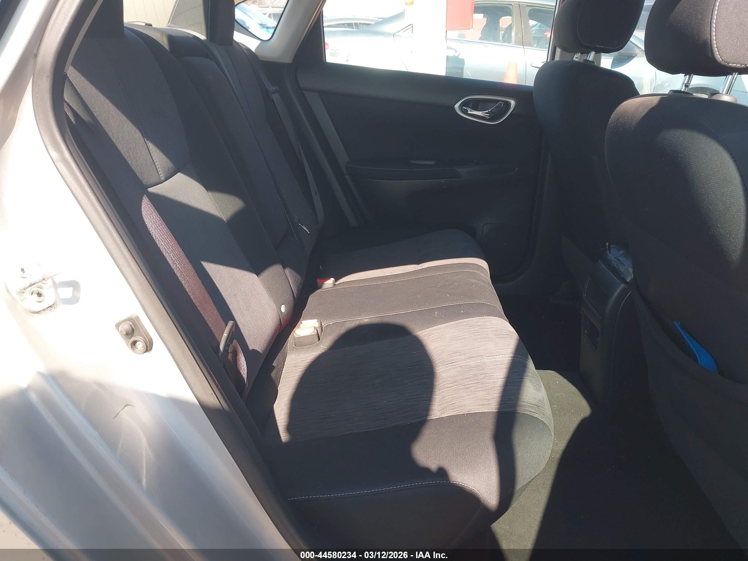 NISSAN SENTRA image 8