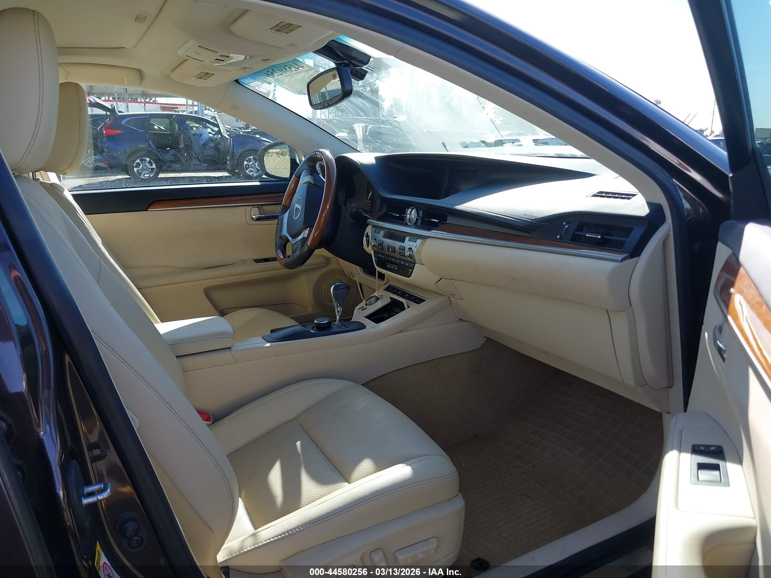 LEXUS ES image 5