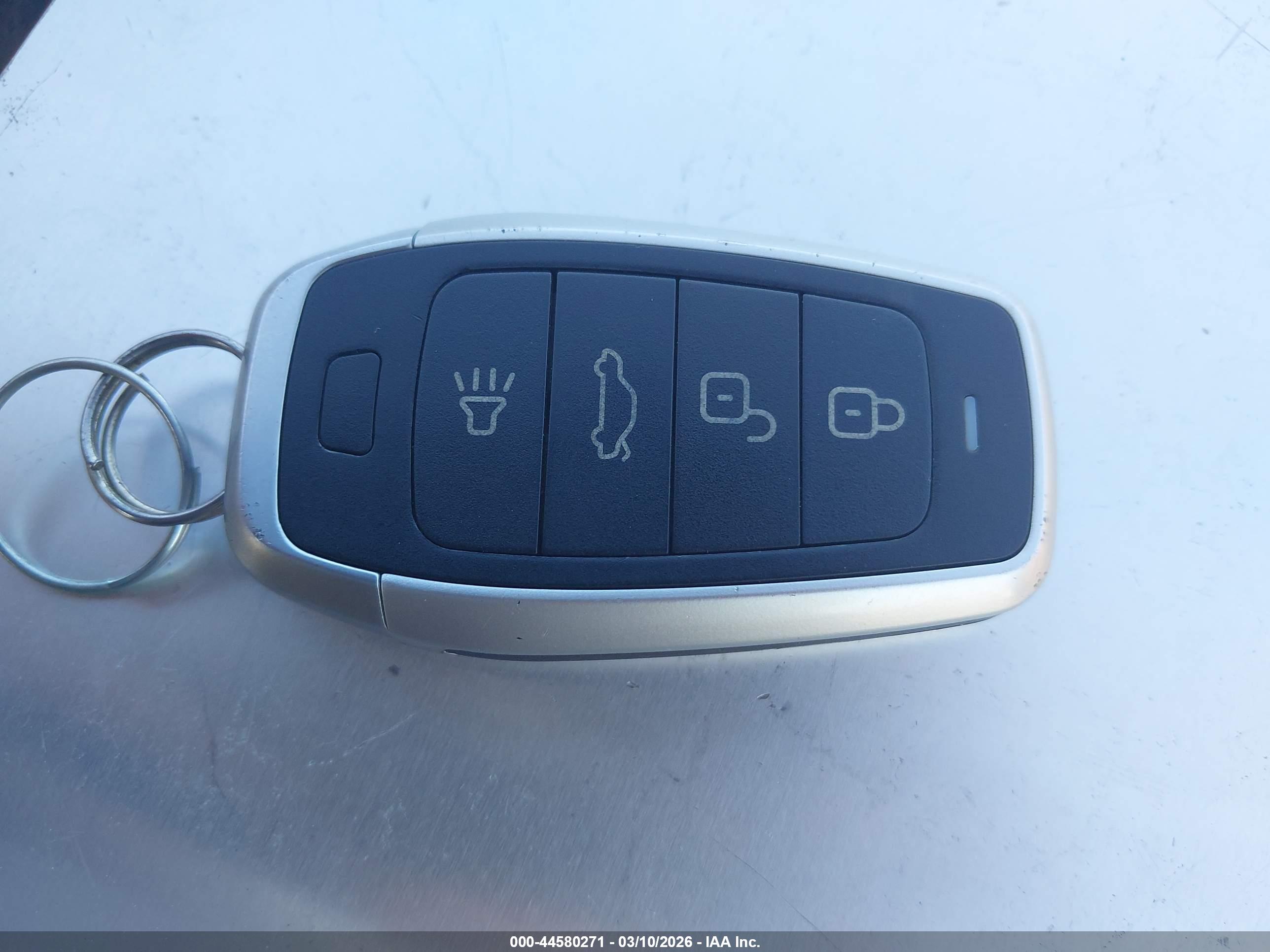 FORD FUSION image 11
