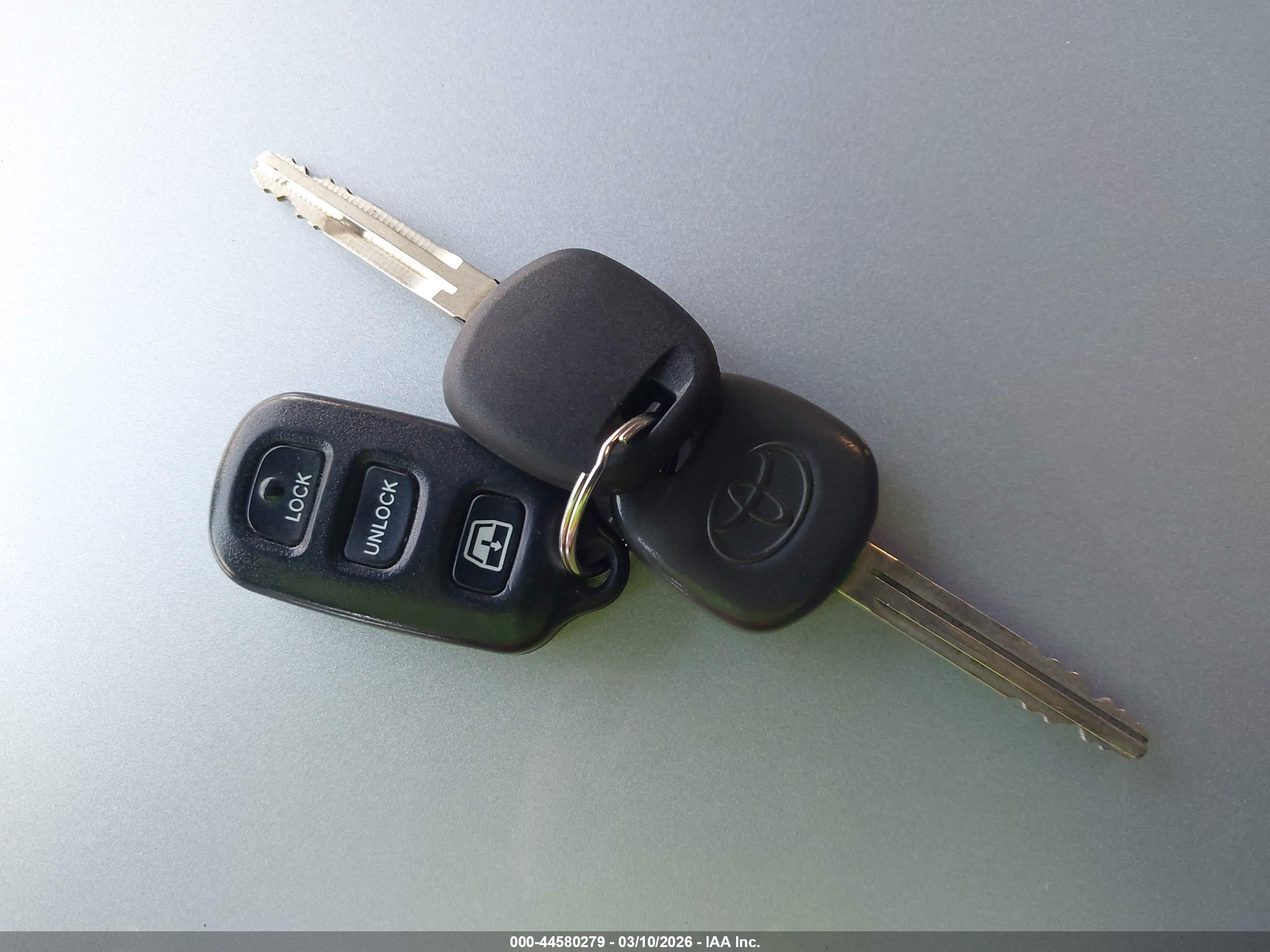 TOYOTA 4RUNNER image 11