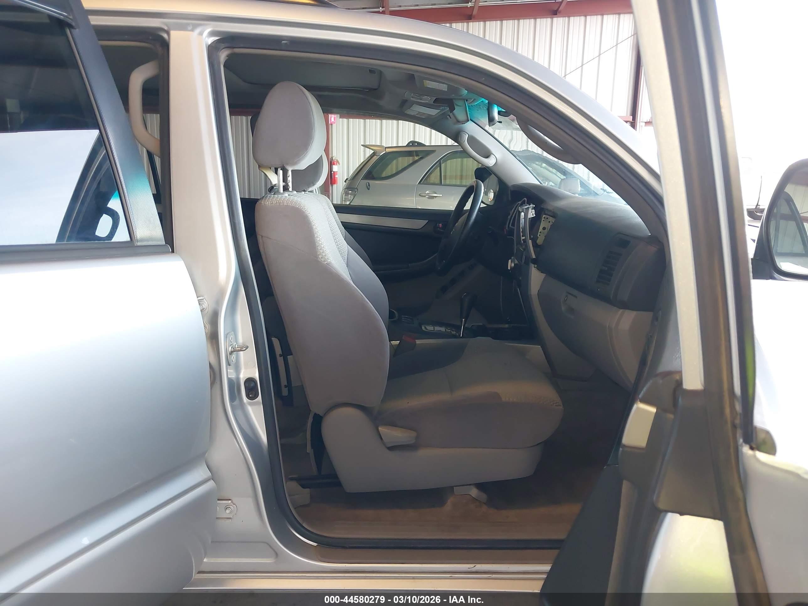 TOYOTA 4RUNNER image 5