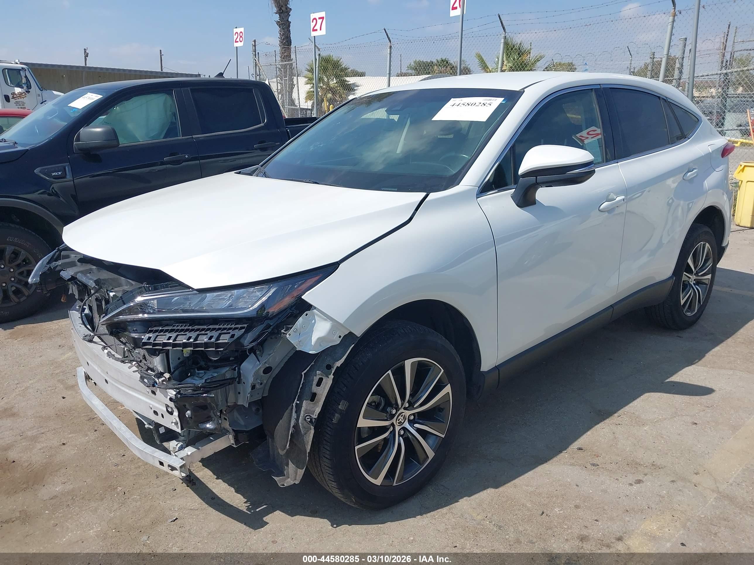 TOYOTA VENZA image 2