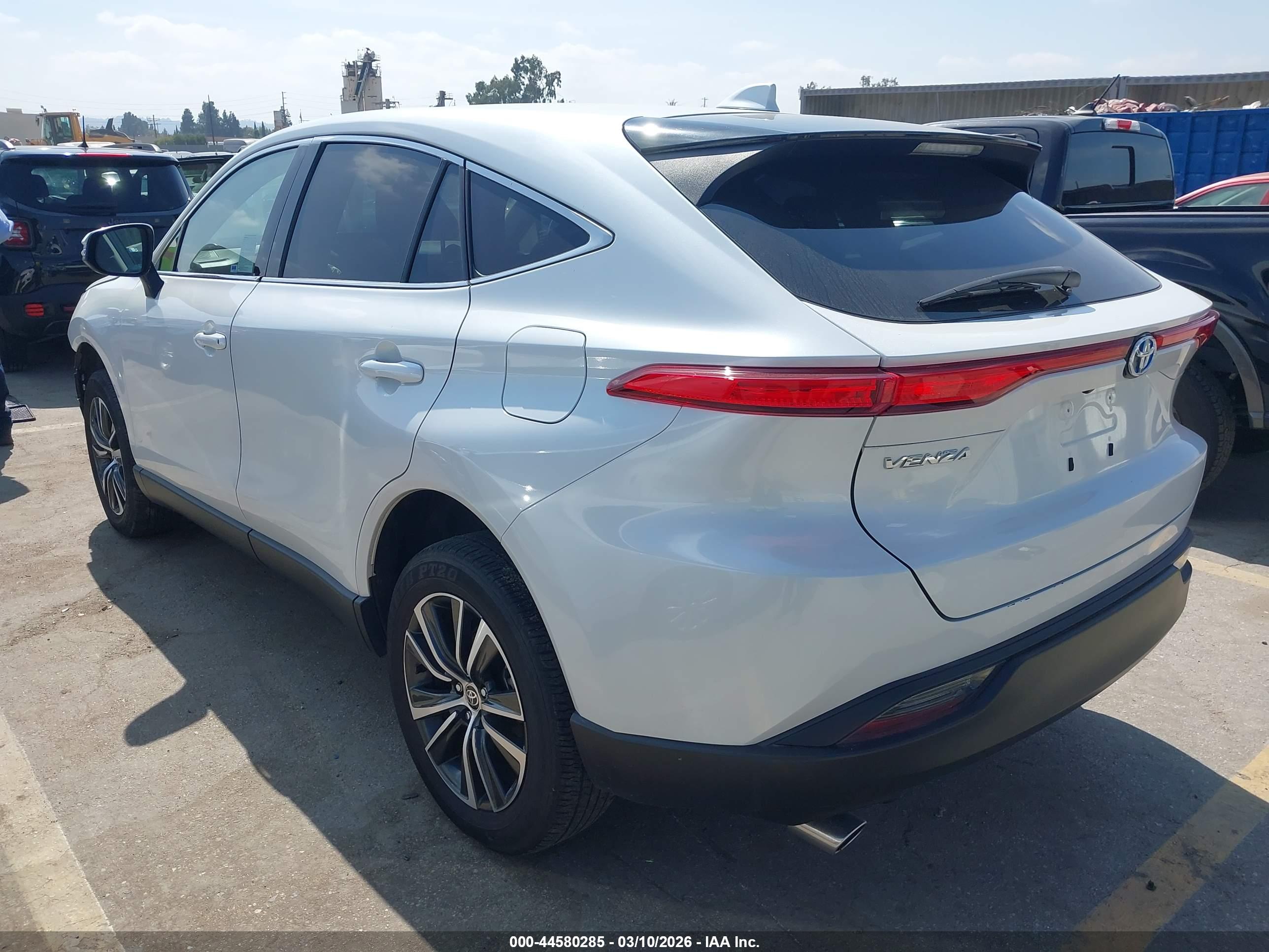 TOYOTA VENZA image 3