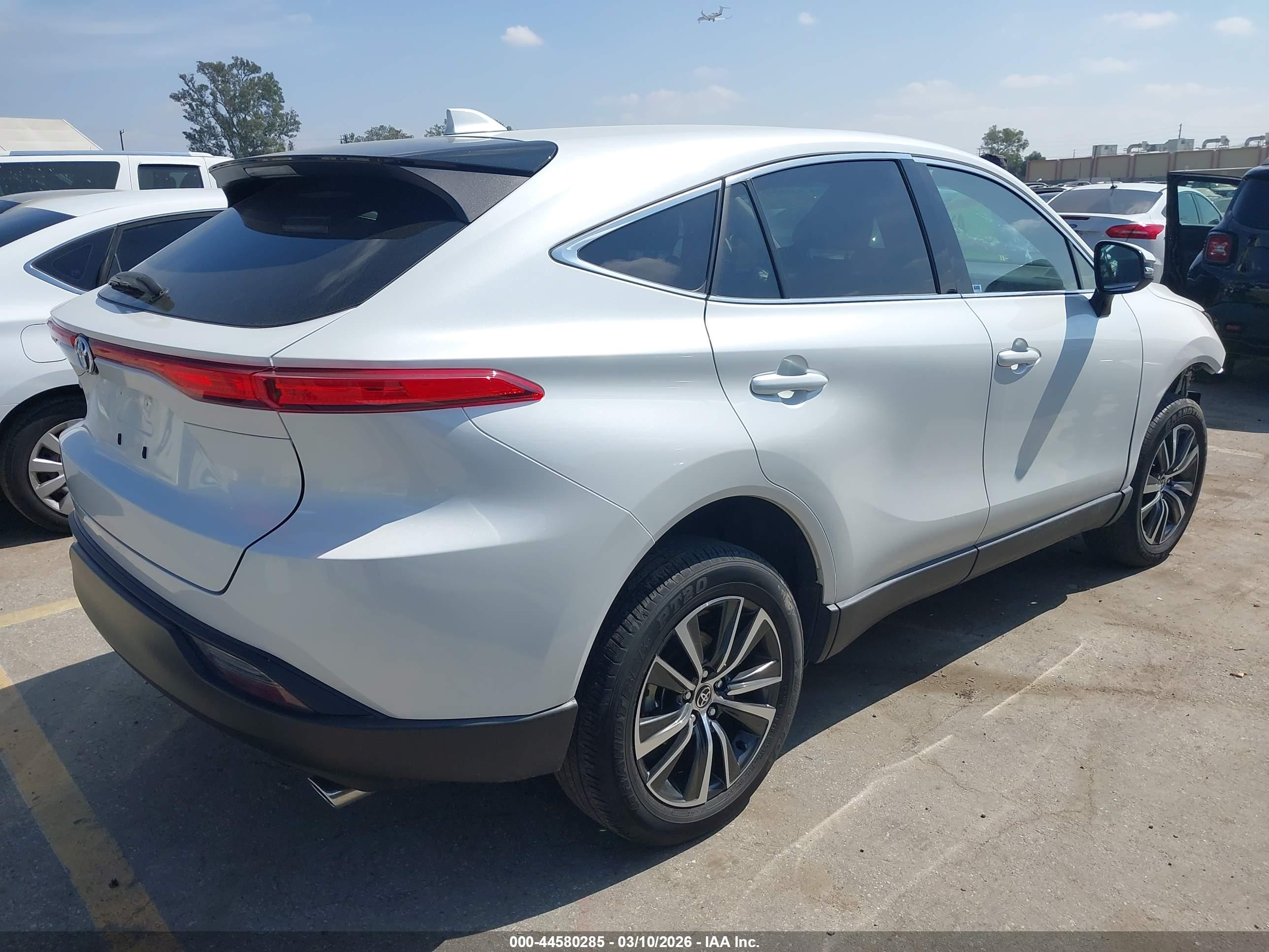 TOYOTA VENZA image 4