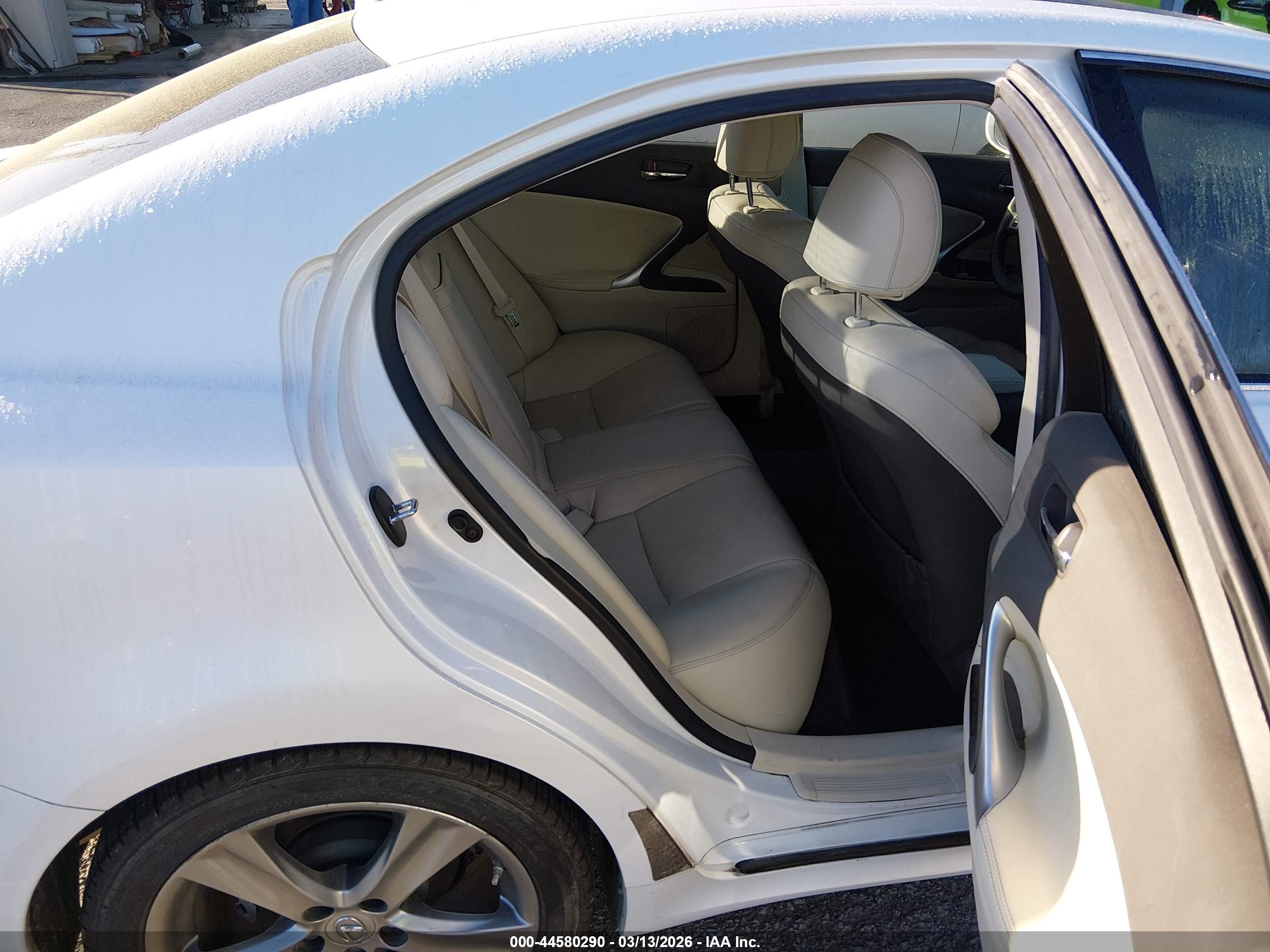 LEXUS IS image 8